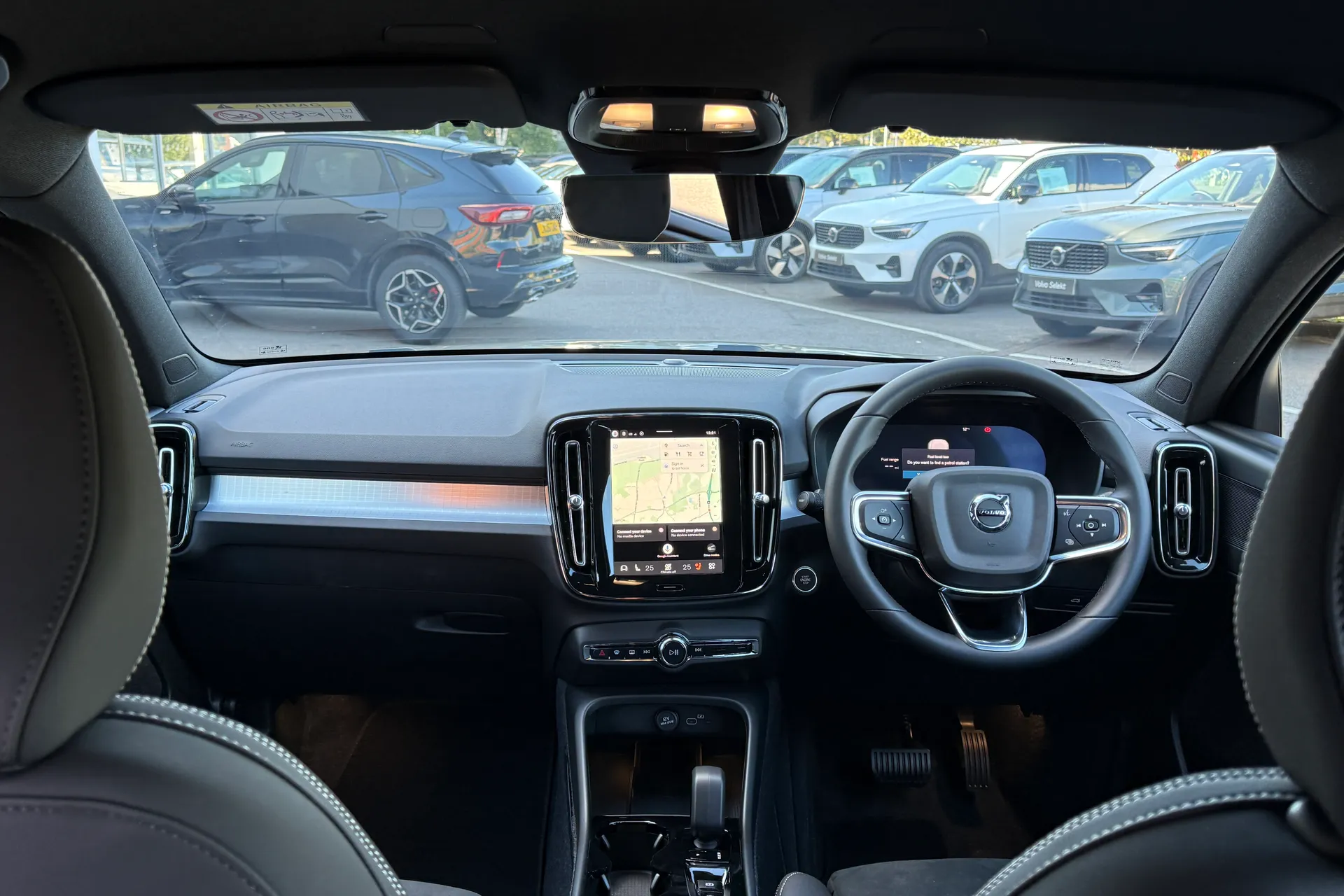 Volvo XC40 thumbnail image number 3
