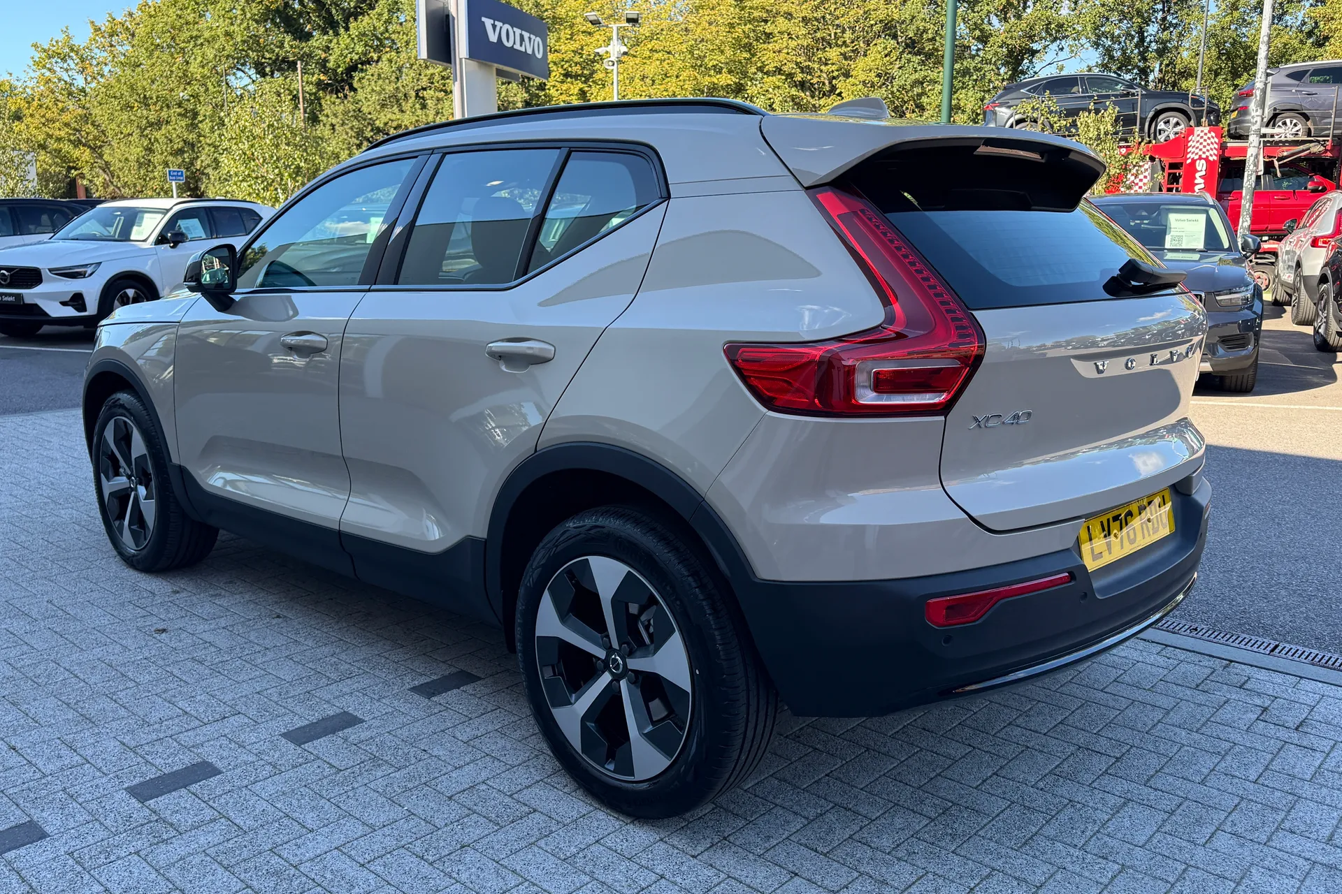 Volvo XC40 thumbnail image number 10