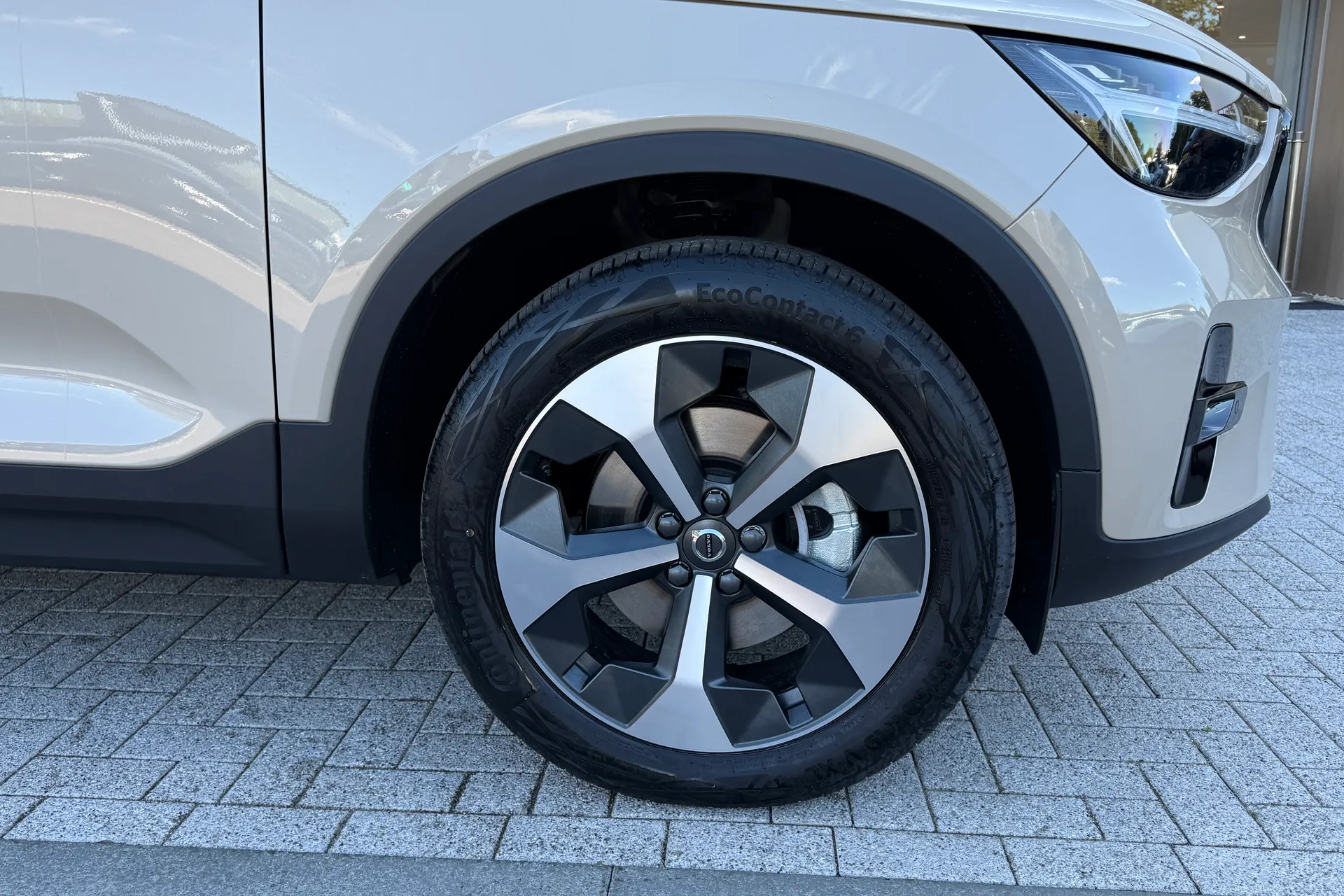 Volvo XC40 thumbnail image number 14