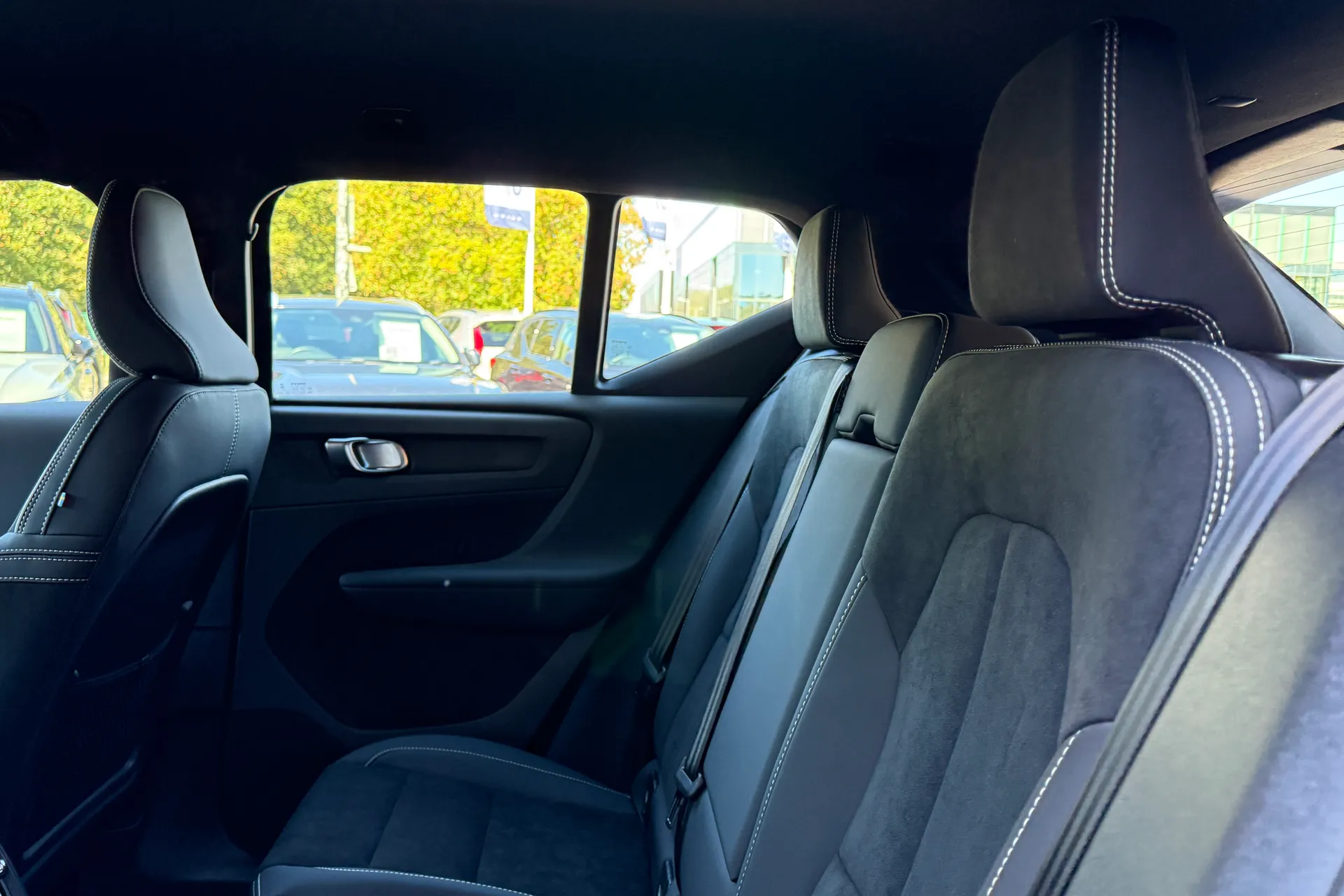 Volvo XC40 thumbnail image number 30