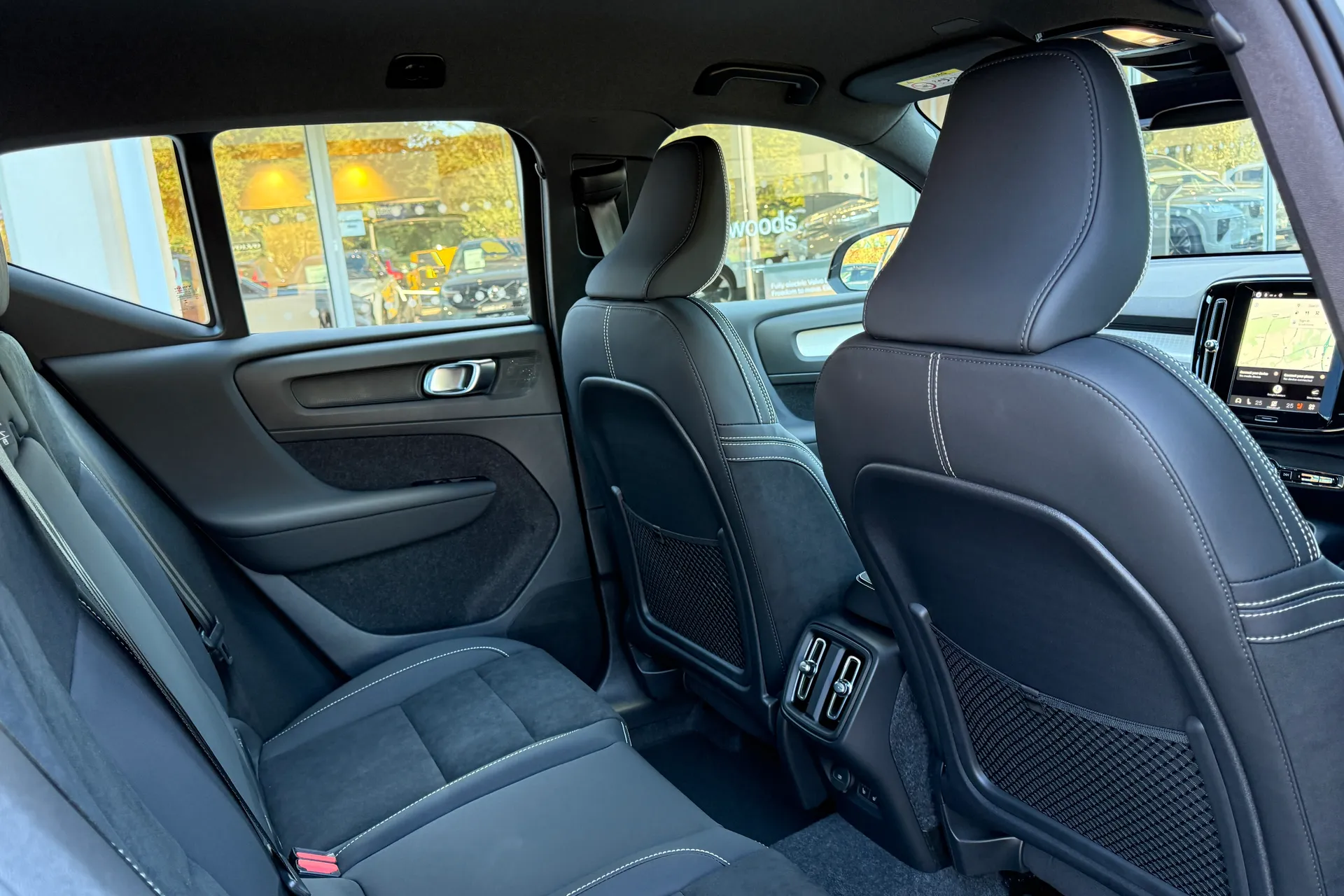 Volvo XC40 thumbnail image number 23