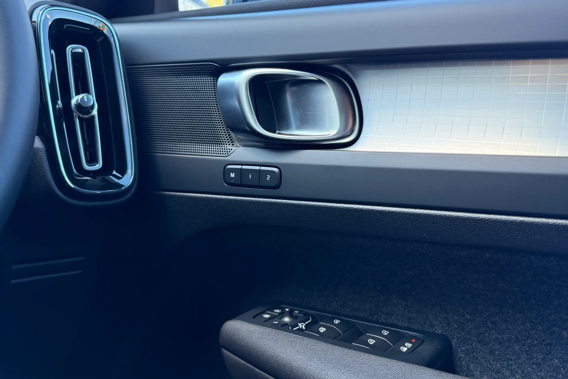 Volvo XC40 thumbnail image number 40