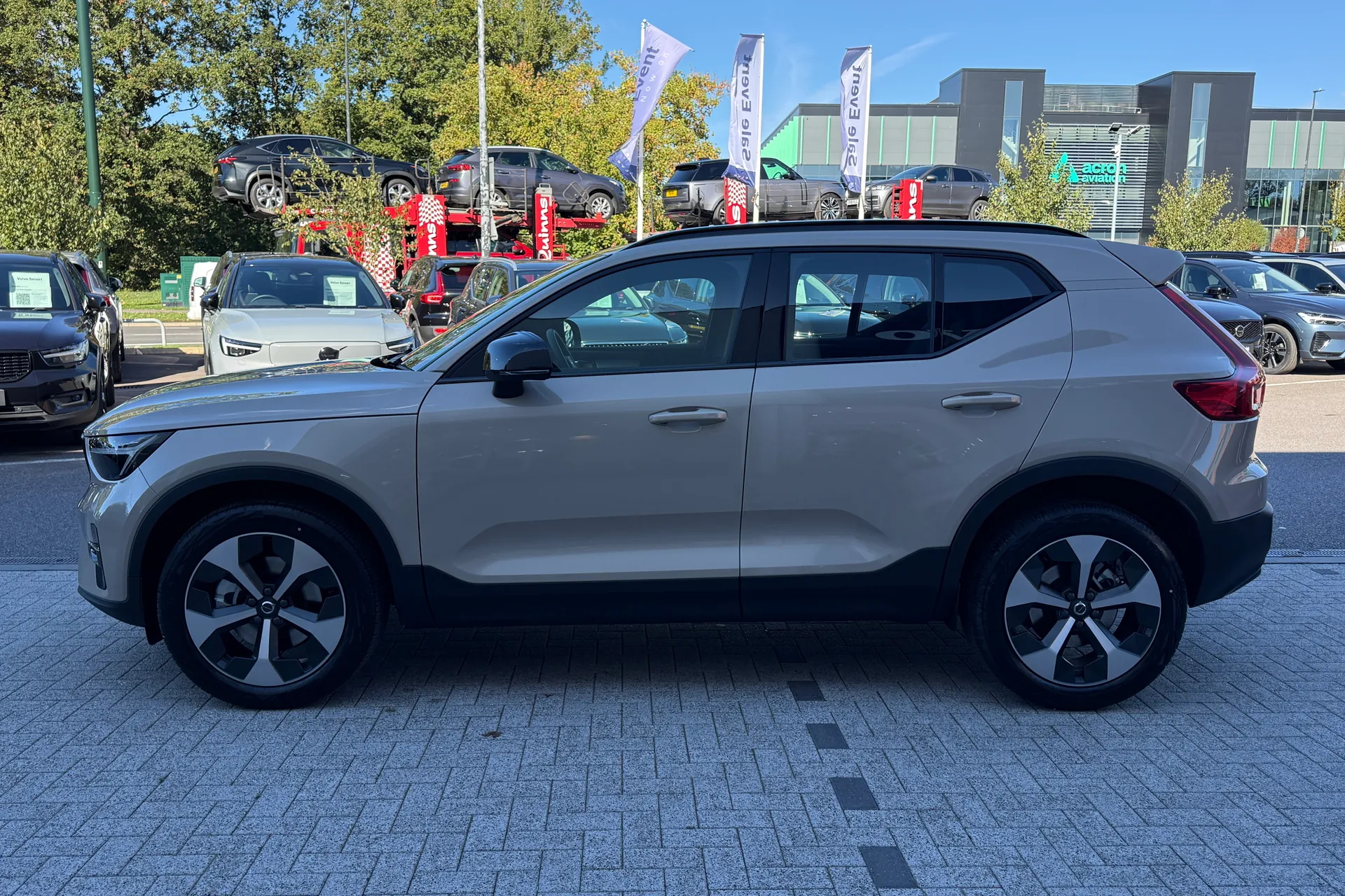 Volvo XC40 thumbnail image number 11