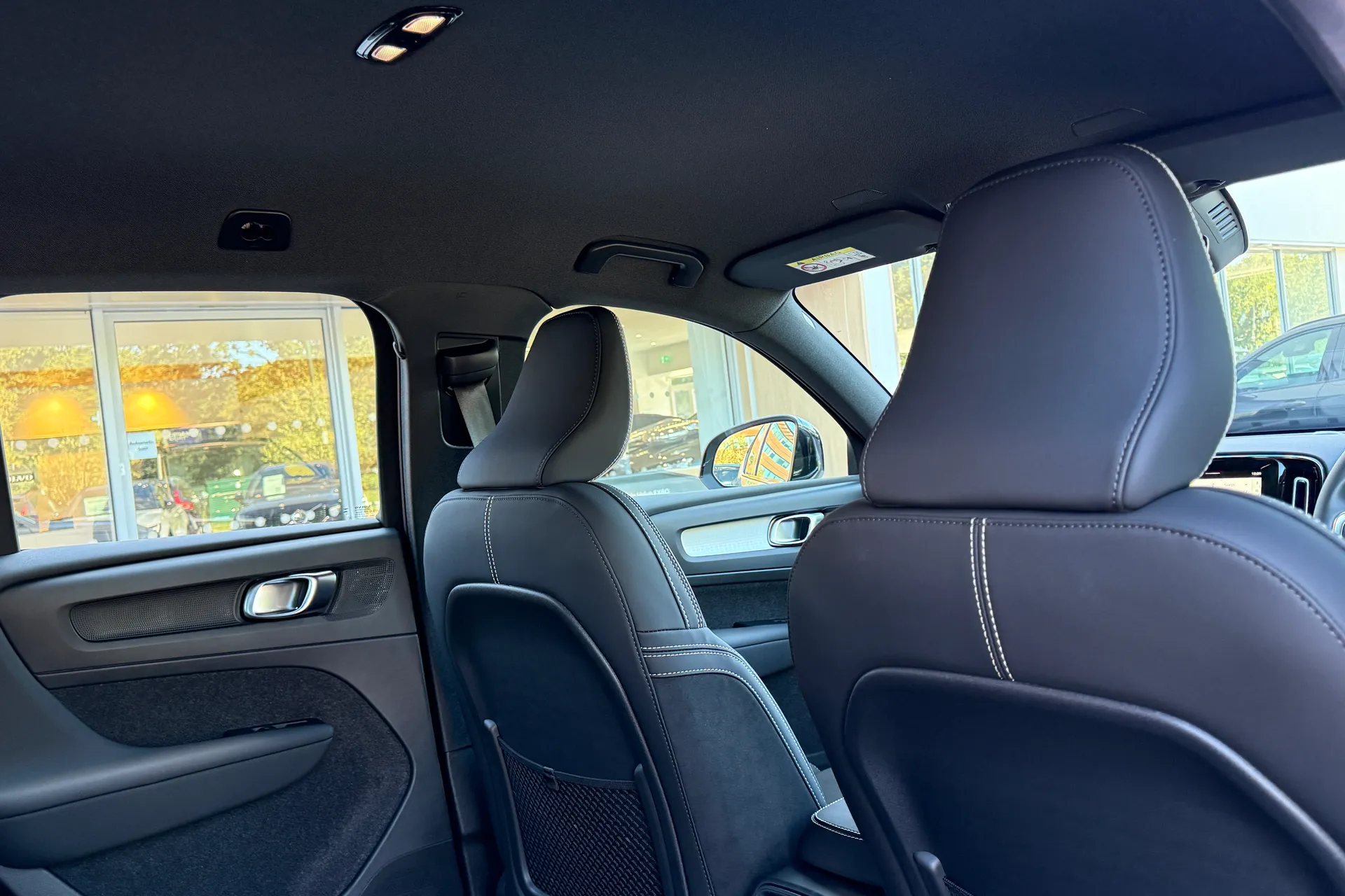 Volvo XC40 thumbnail image number 24