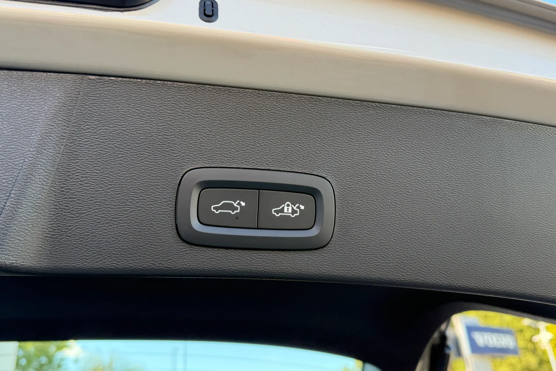 Volvo XC40 thumbnail image number 21