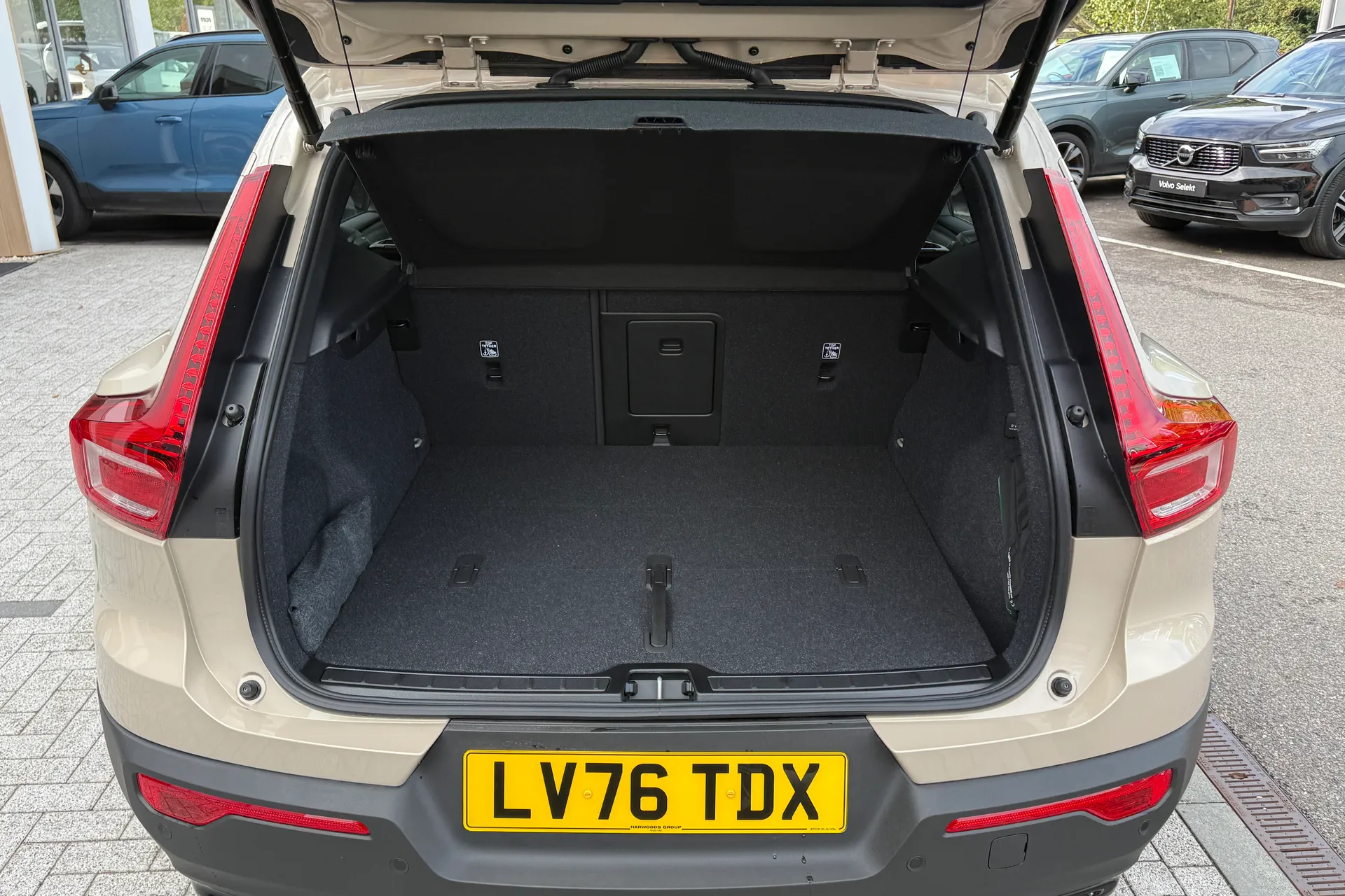 Volvo XC40 thumbnail image number 20