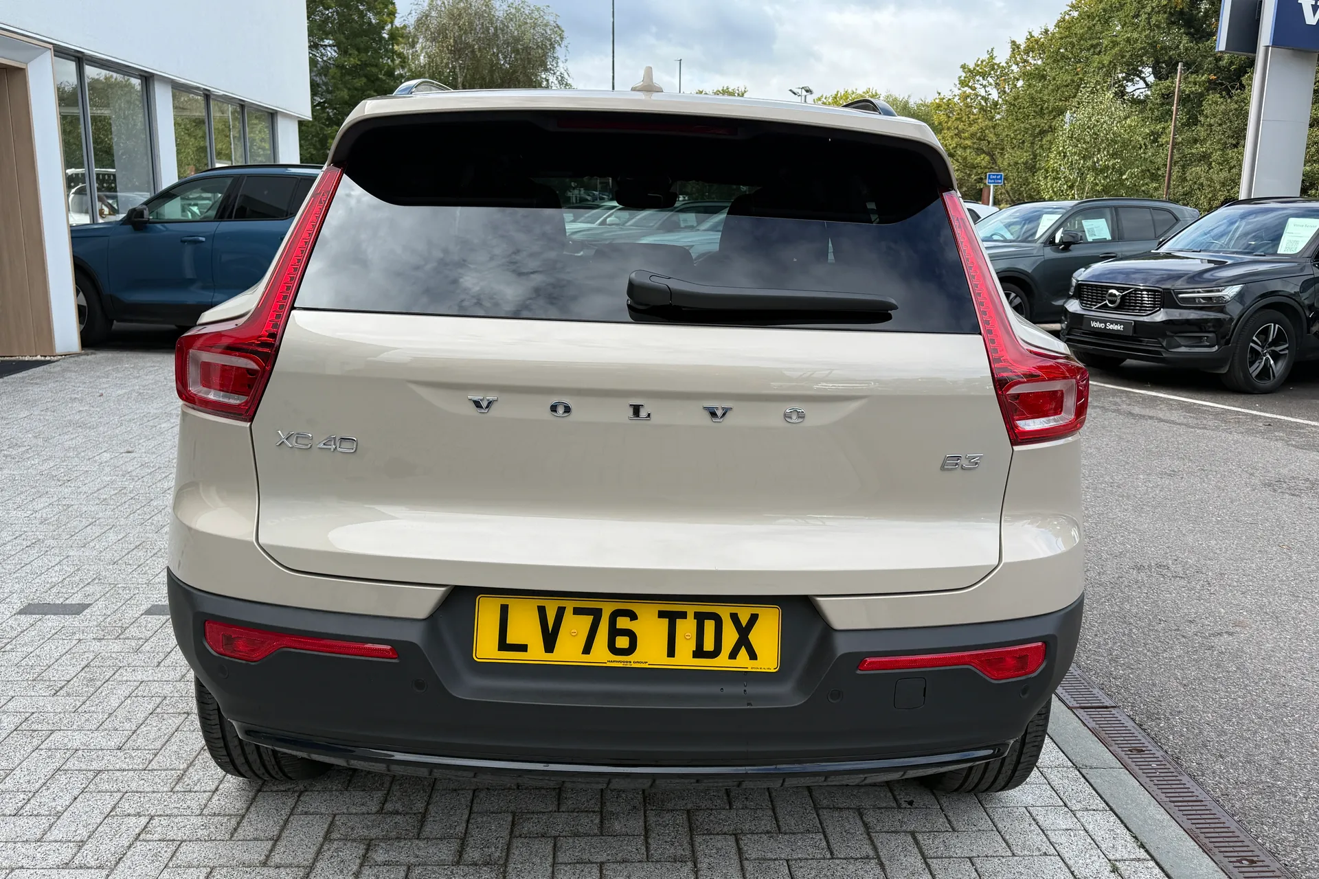Volvo XC40 thumbnail image number 9