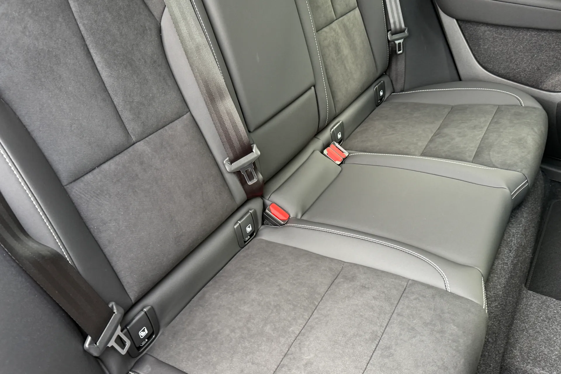 Volvo XC40 thumbnail image number 25