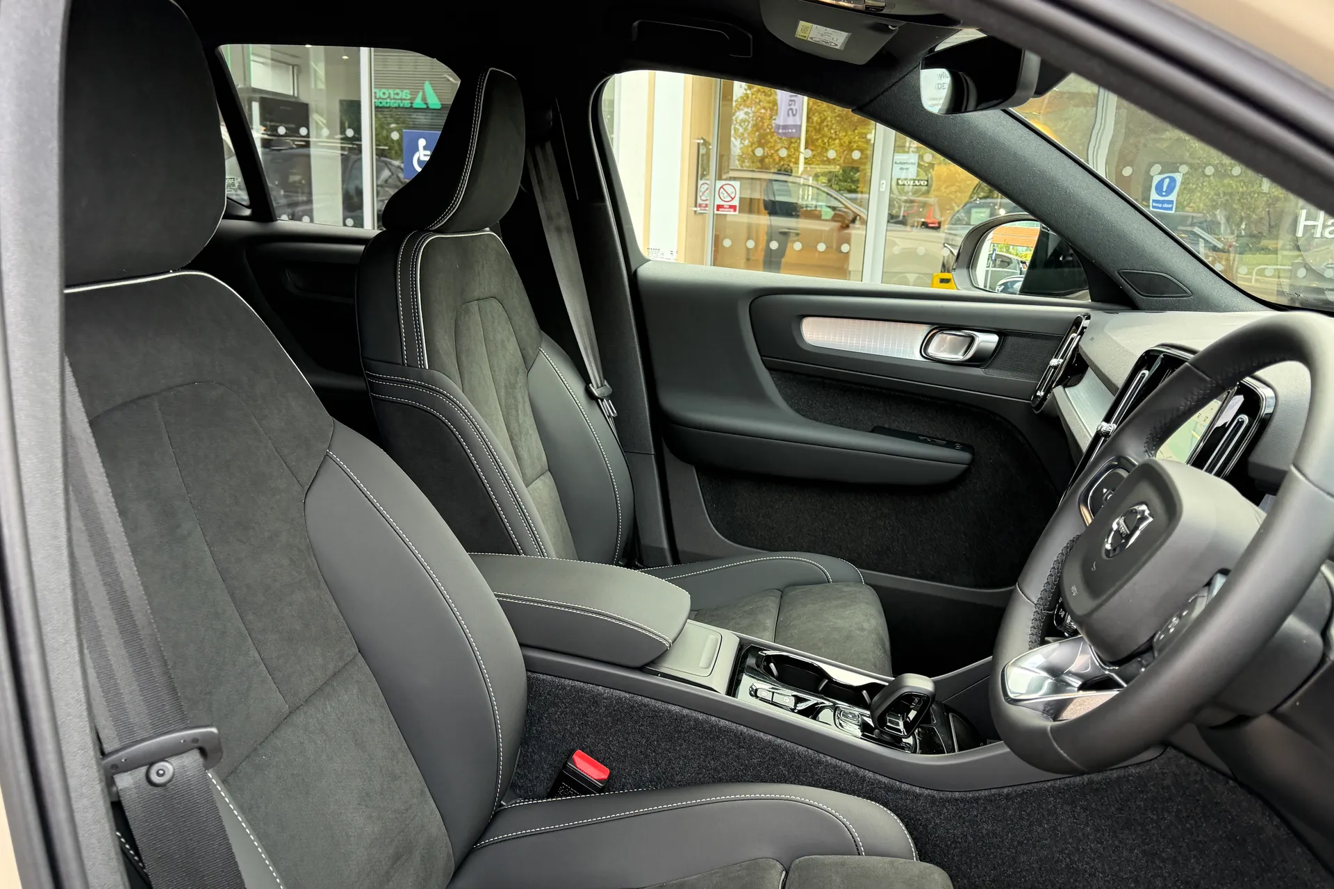 Volvo XC40 thumbnail image number 26