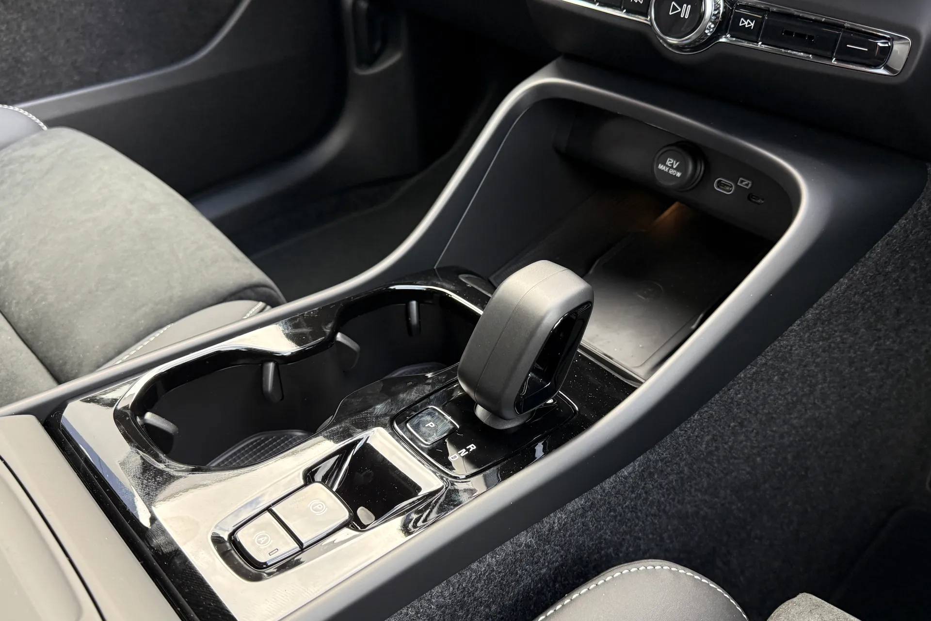 Volvo XC40 thumbnail image number 41