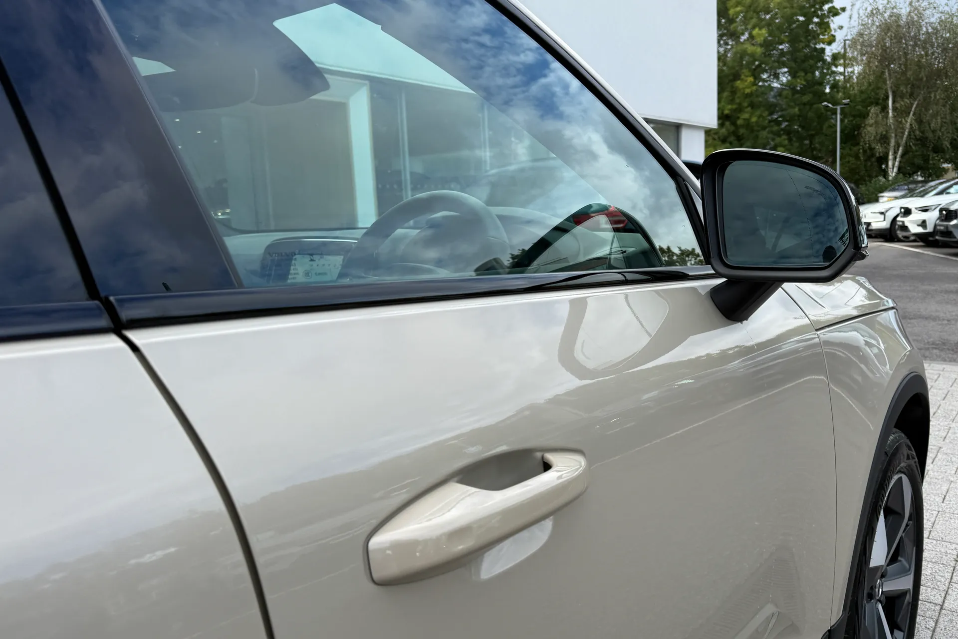 Volvo XC40 thumbnail image number 15