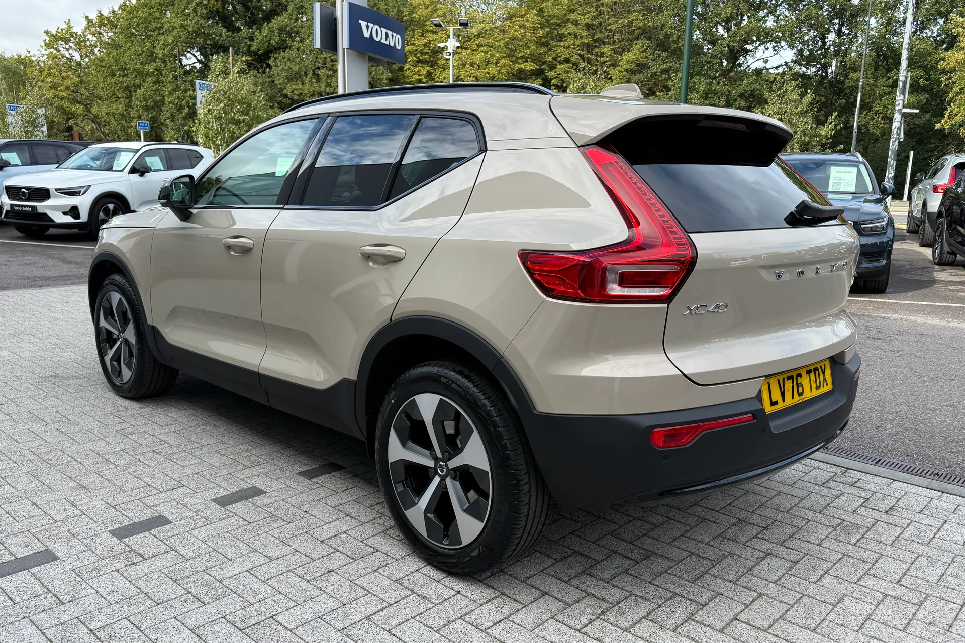 Volvo XC40 thumbnail image number 10
