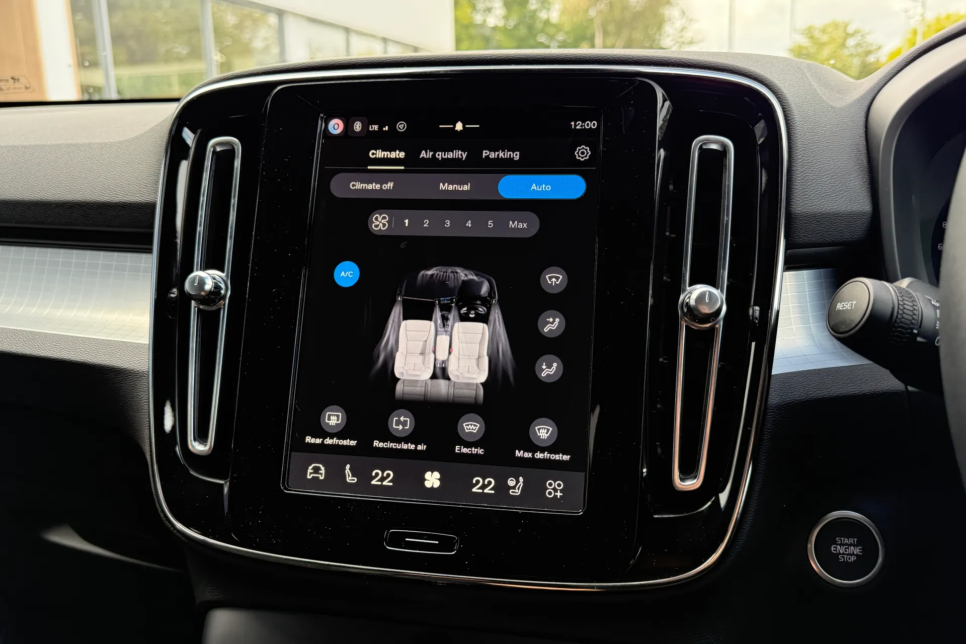 Volvo XC40 thumbnail image number 37