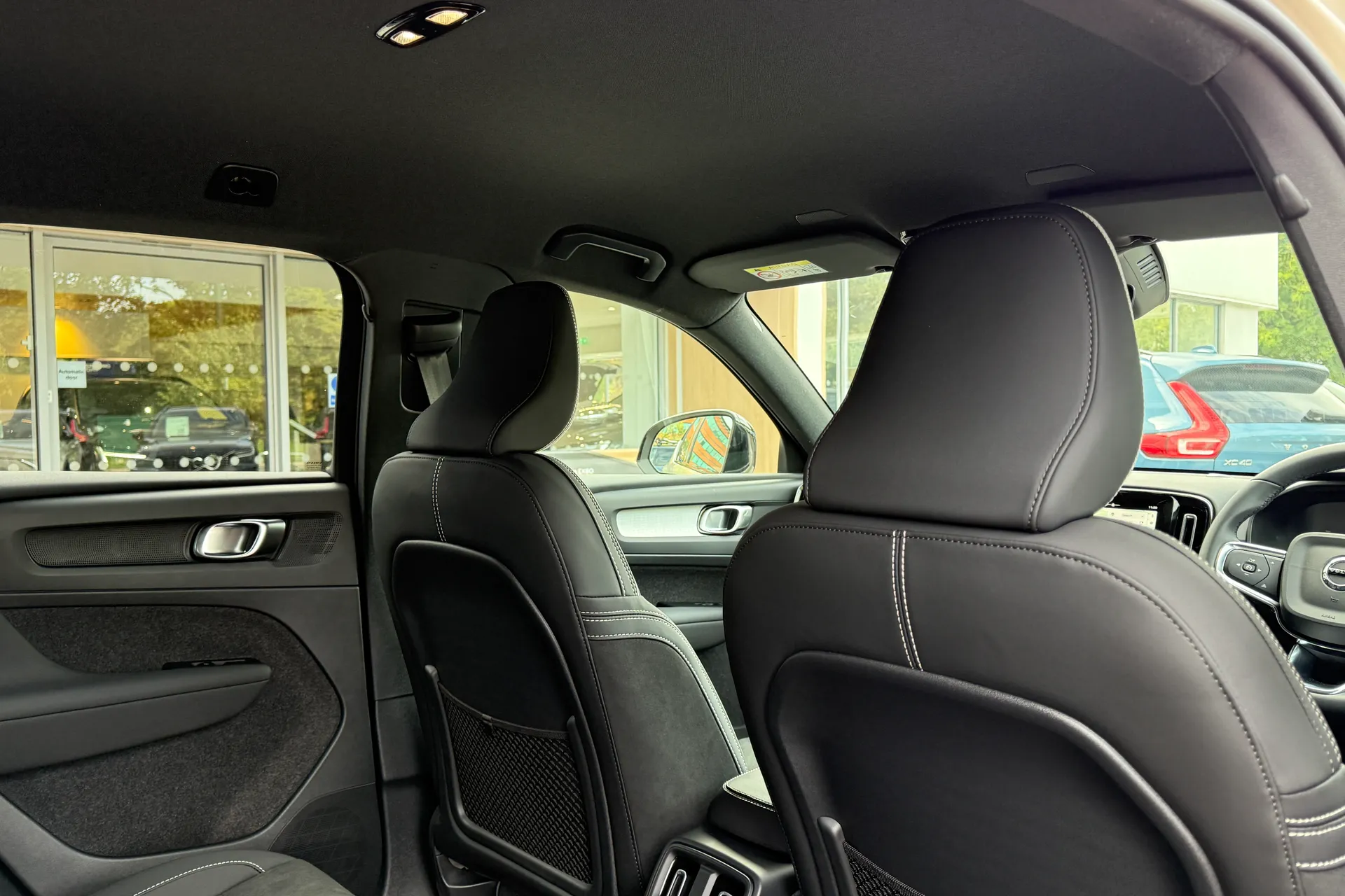 Volvo XC40 thumbnail image number 24