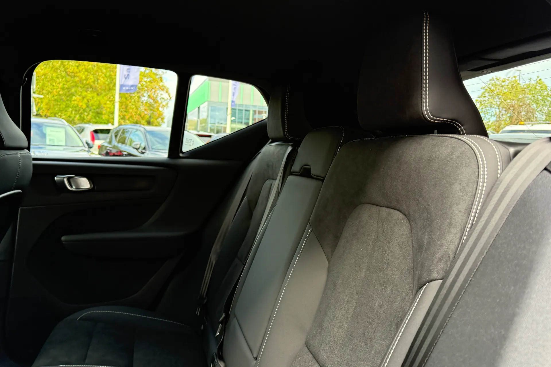 Volvo XC40 thumbnail image number 30