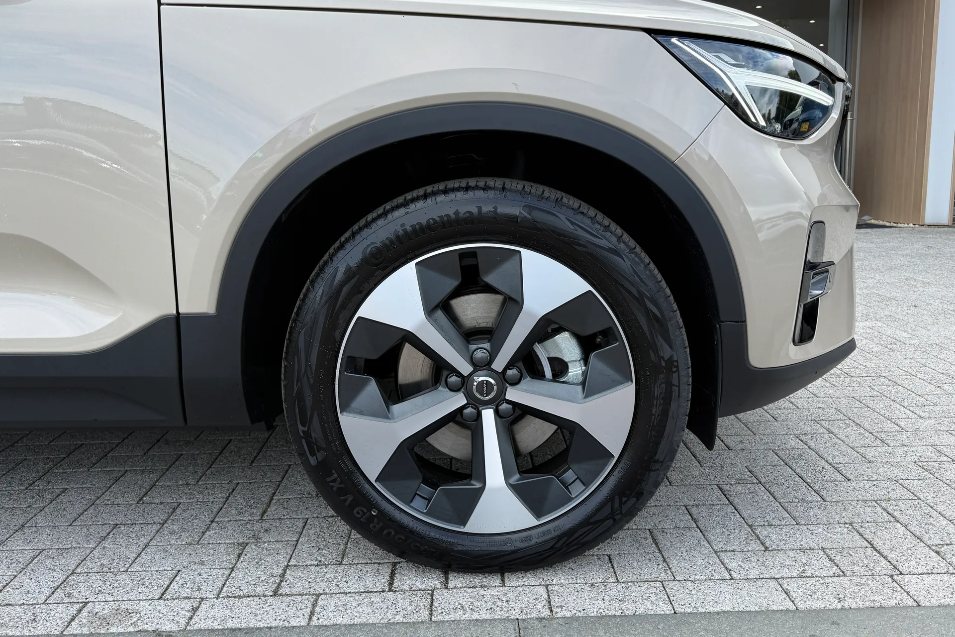 Volvo XC40 thumbnail image number 14