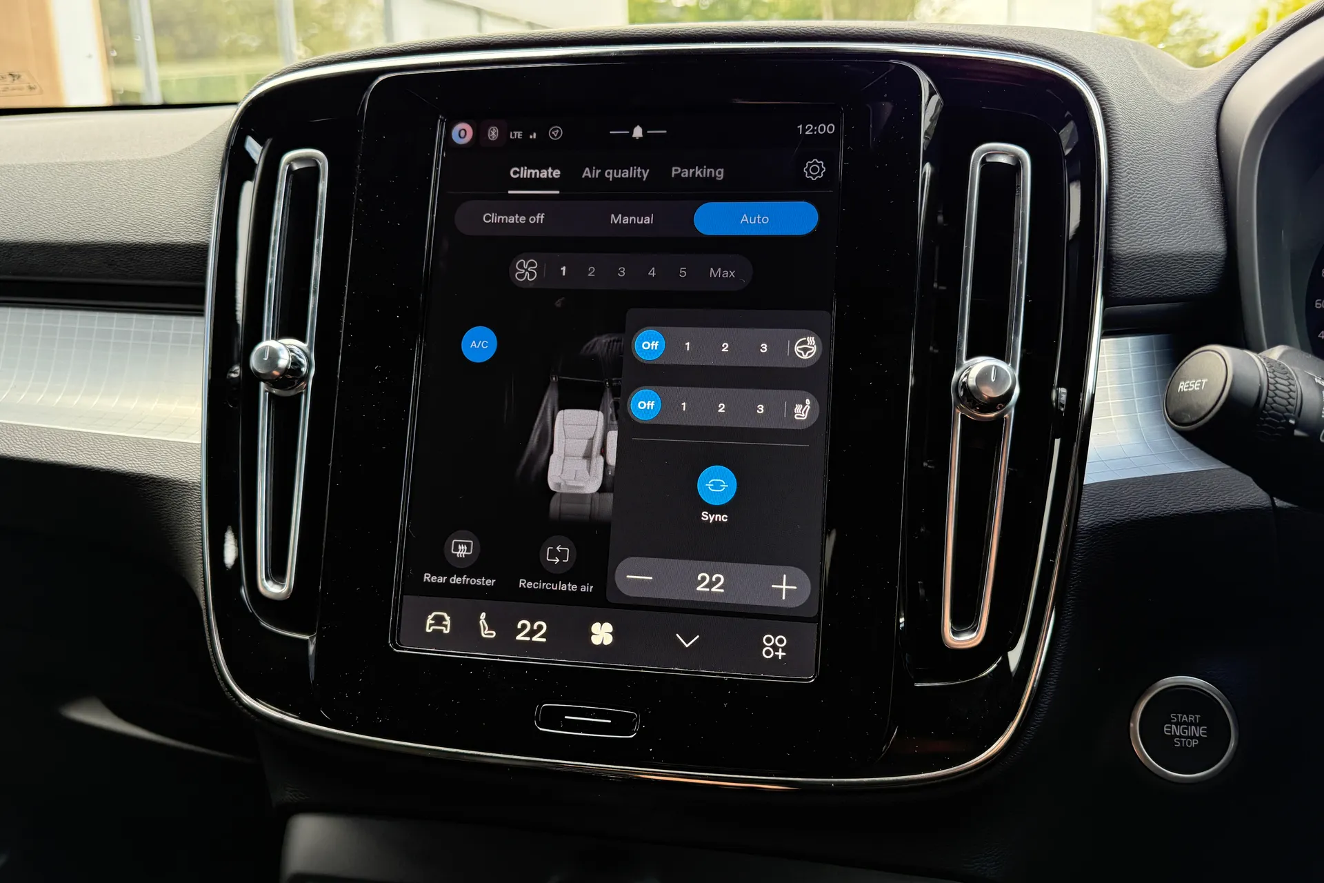 Volvo XC40 thumbnail image number 38