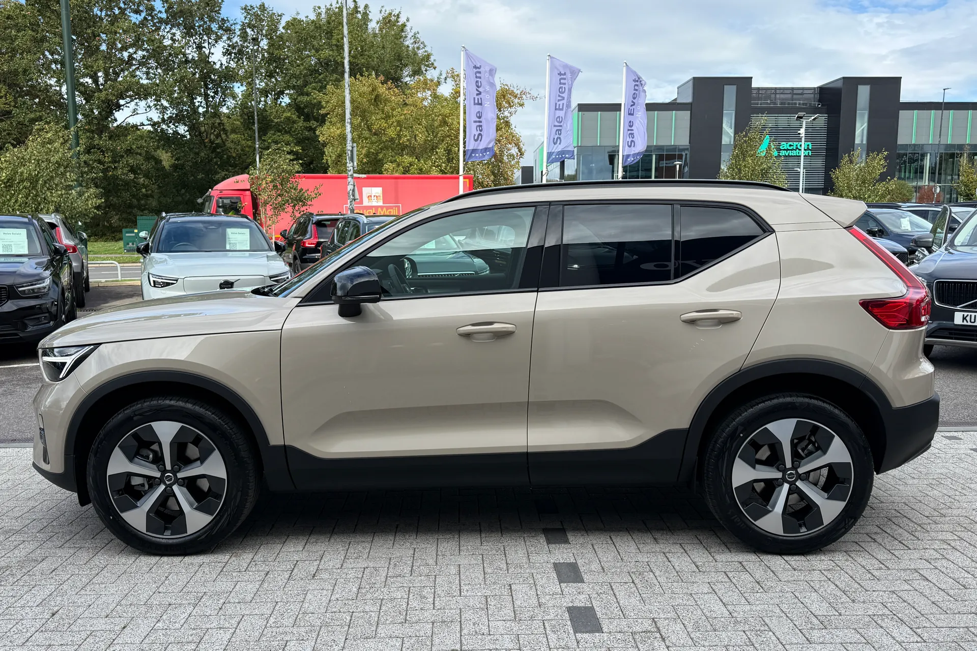 Volvo XC40 thumbnail image number 11