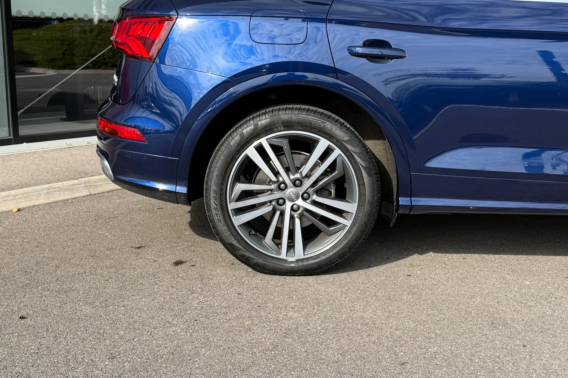 Audi Q5 thumbnail image number 17