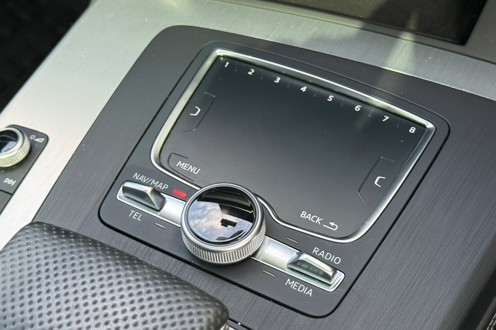 Audi Q5 thumbnail image number 29