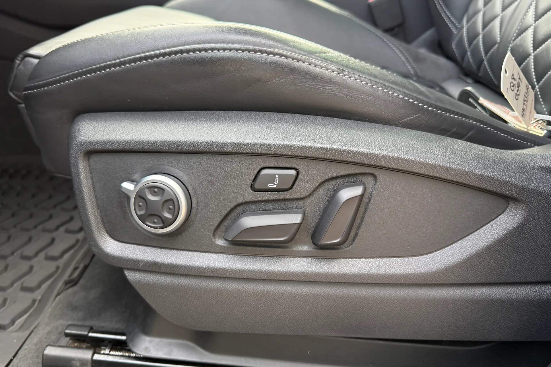 Audi Q5 thumbnail image number 37