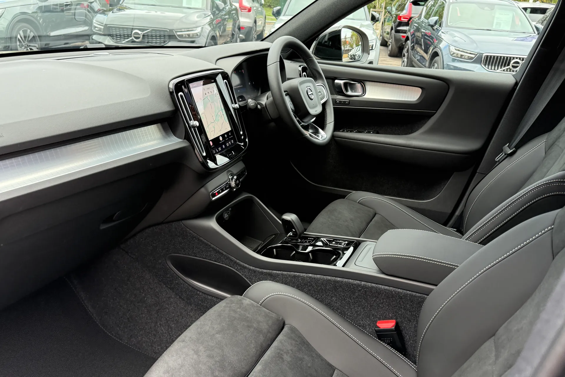 Volvo XC40 thumbnail image number 27