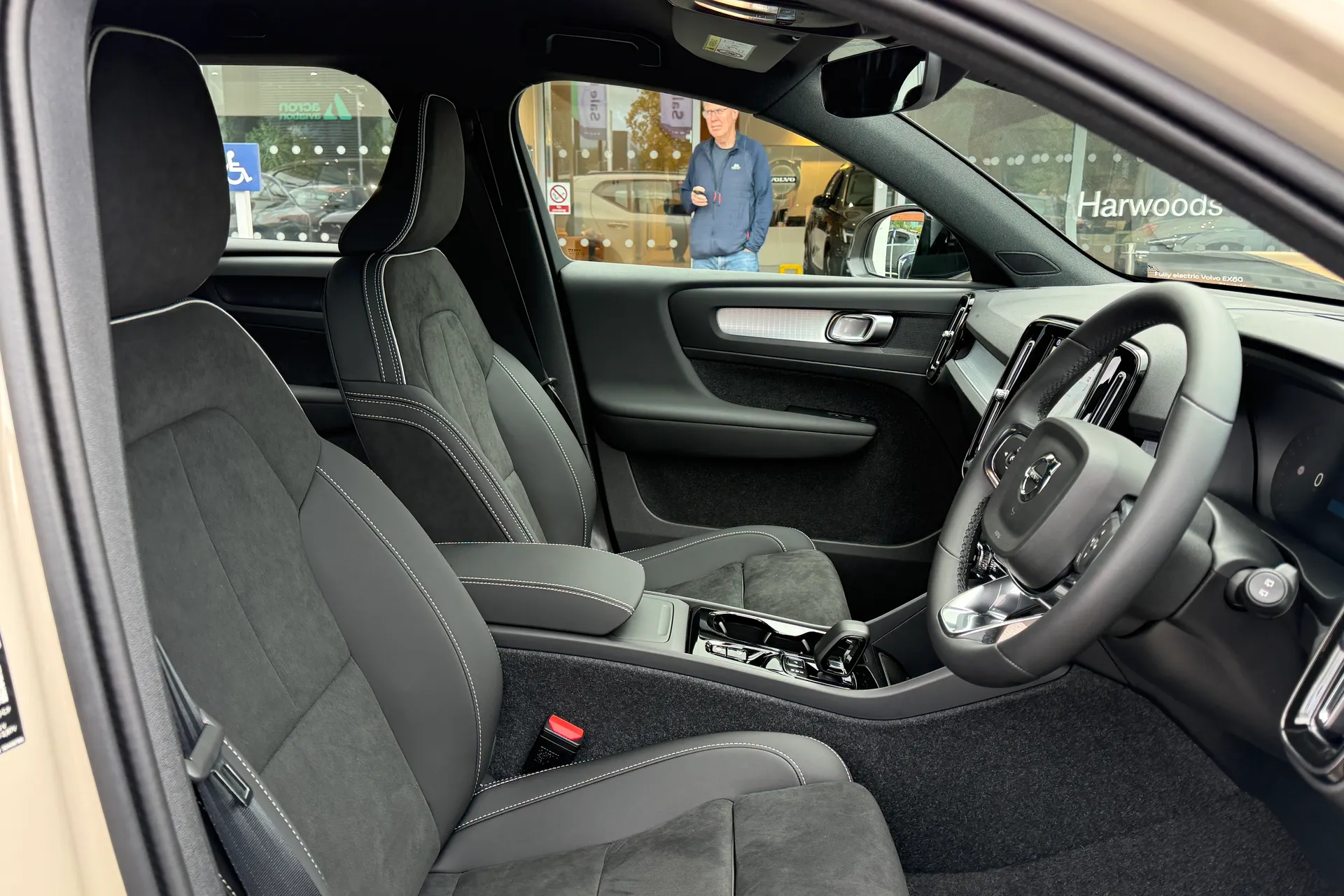 Volvo XC40 thumbnail image number 26