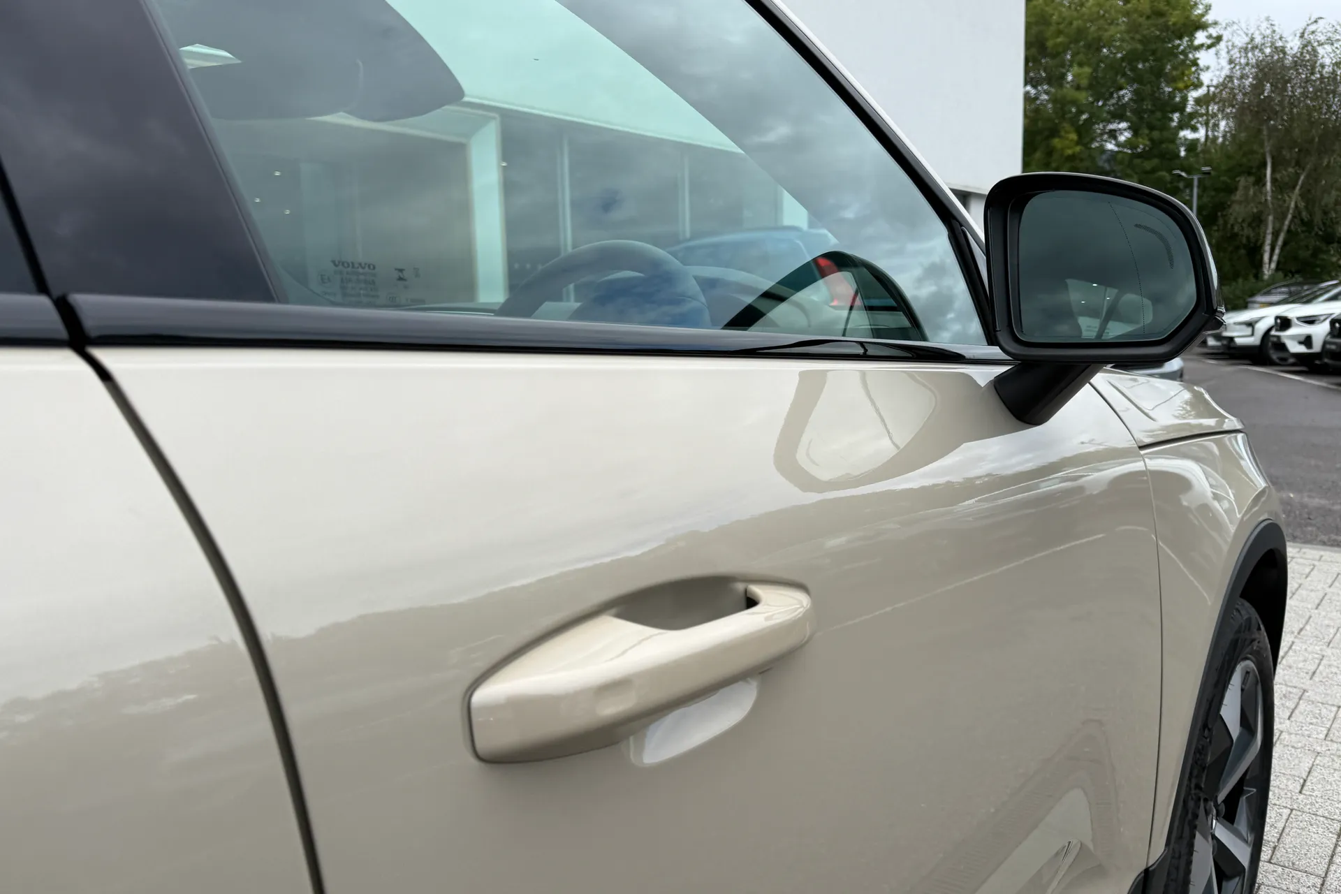 Volvo XC40 thumbnail image number 15