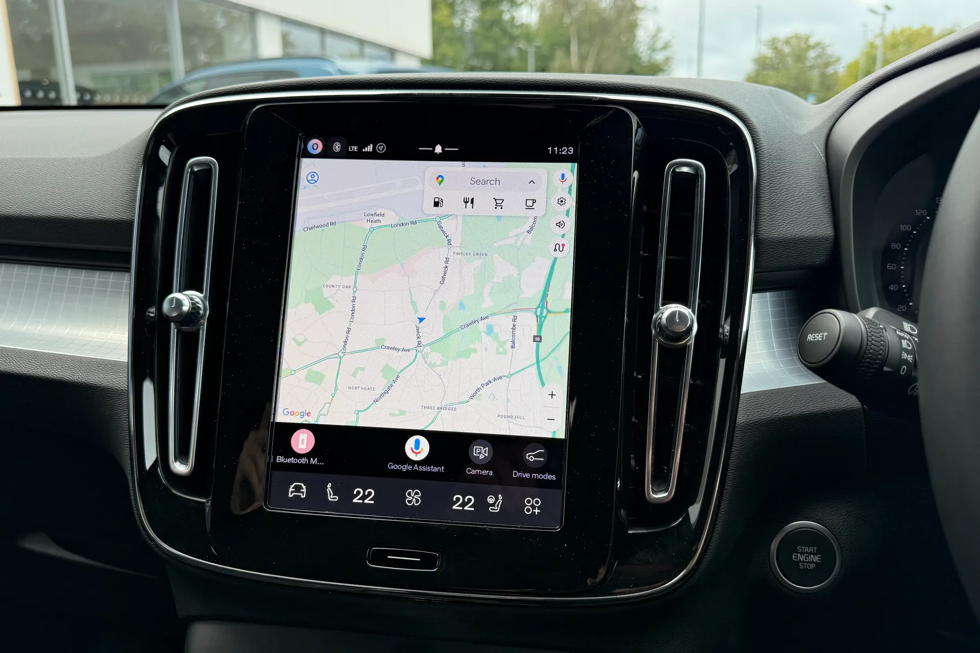 Volvo XC40 thumbnail image number 5