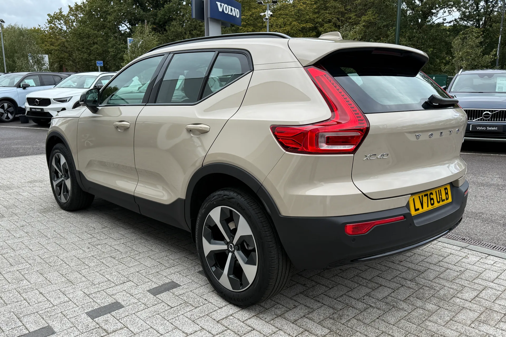 Volvo XC40 thumbnail image number 10
