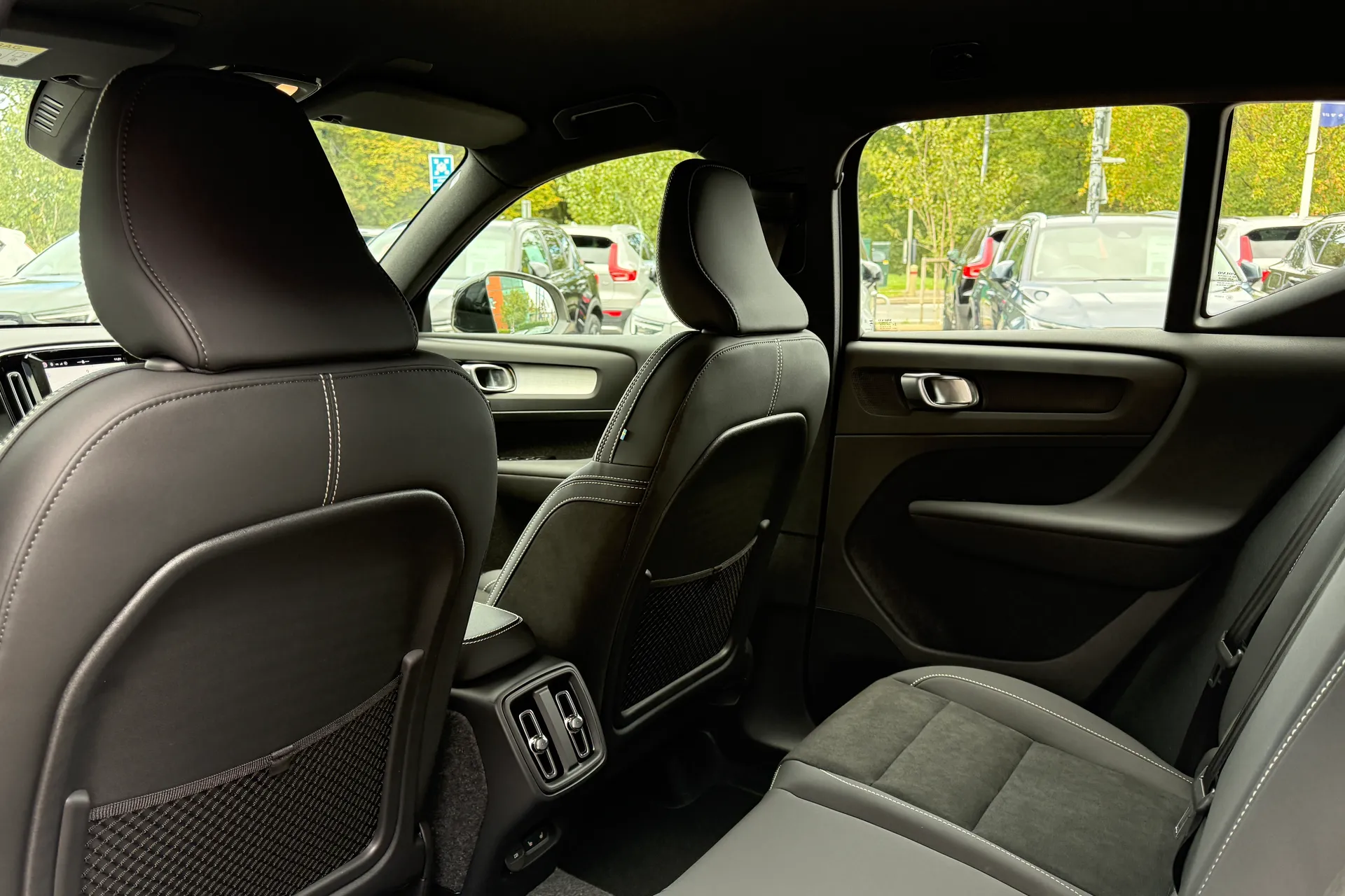 Volvo XC40 thumbnail image number 30