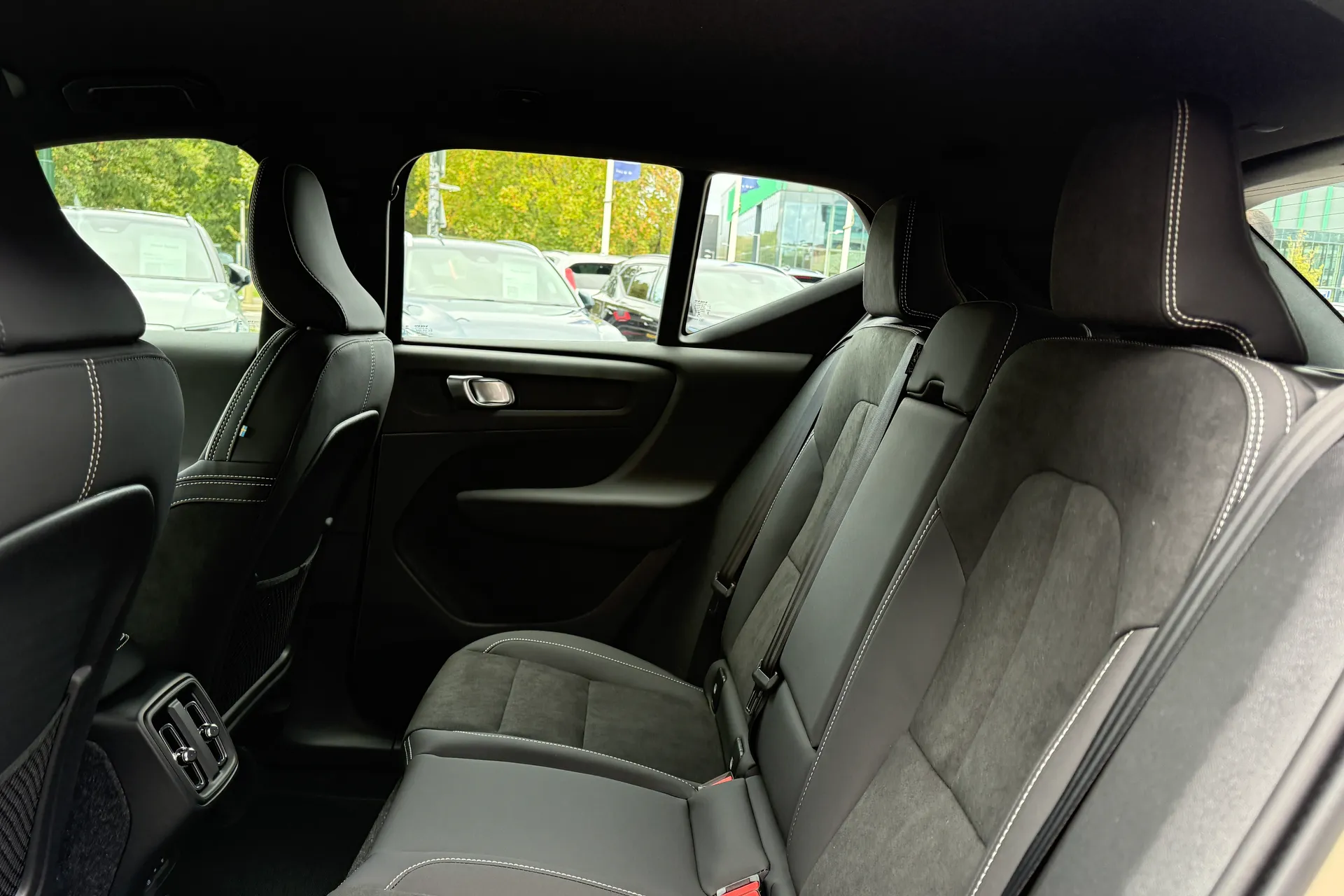 Volvo XC40 thumbnail image number 29