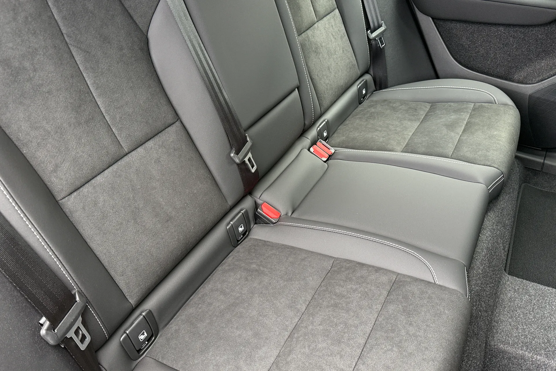 Volvo XC40 thumbnail image number 25