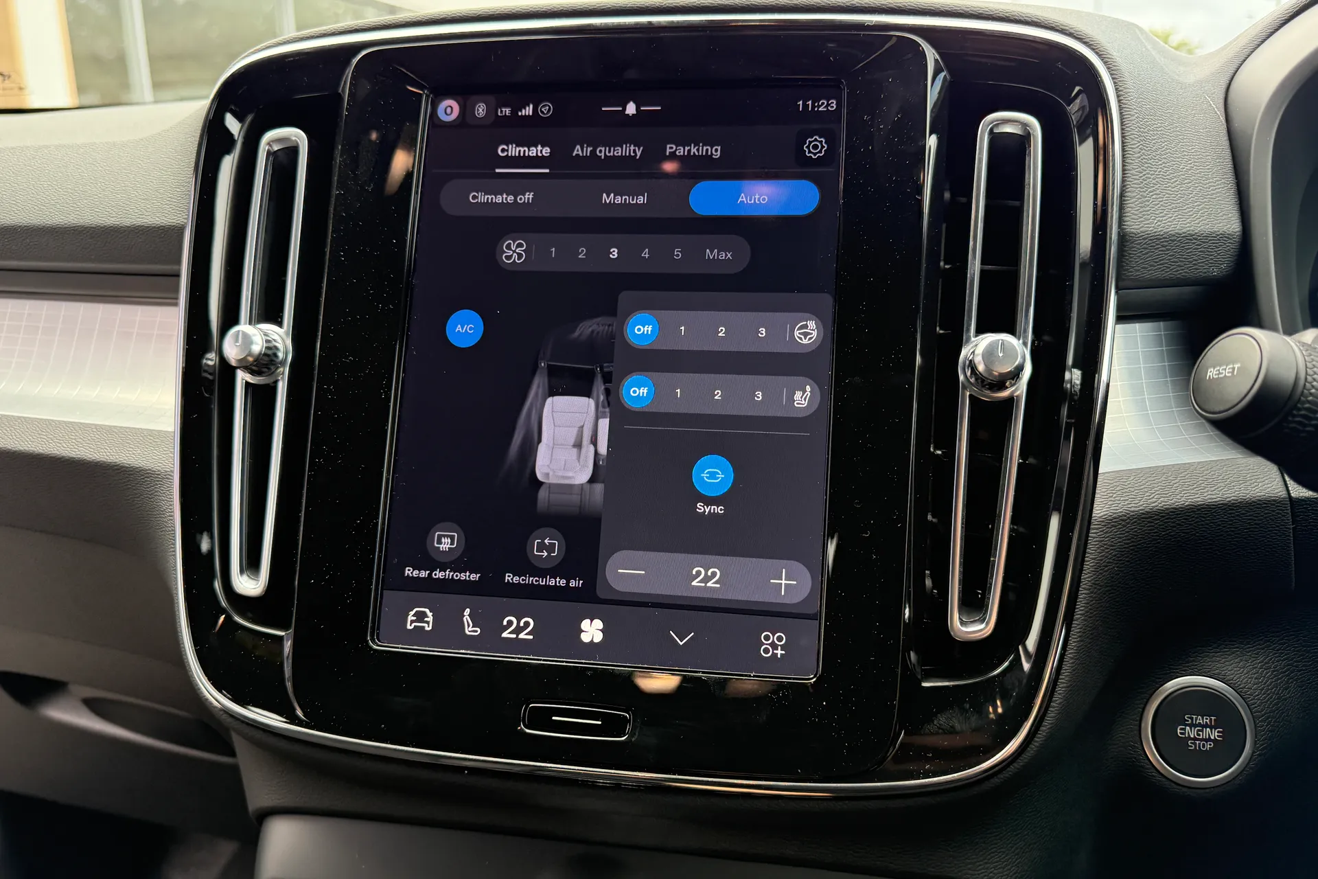 Volvo XC40 thumbnail image number 38