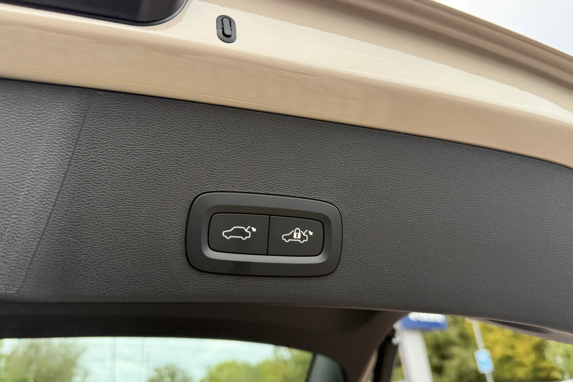 Volvo XC40 thumbnail image number 21