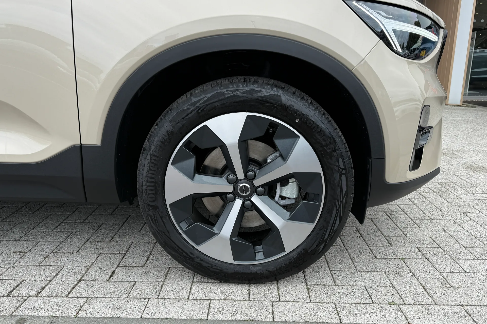 Volvo XC40 thumbnail image number 14