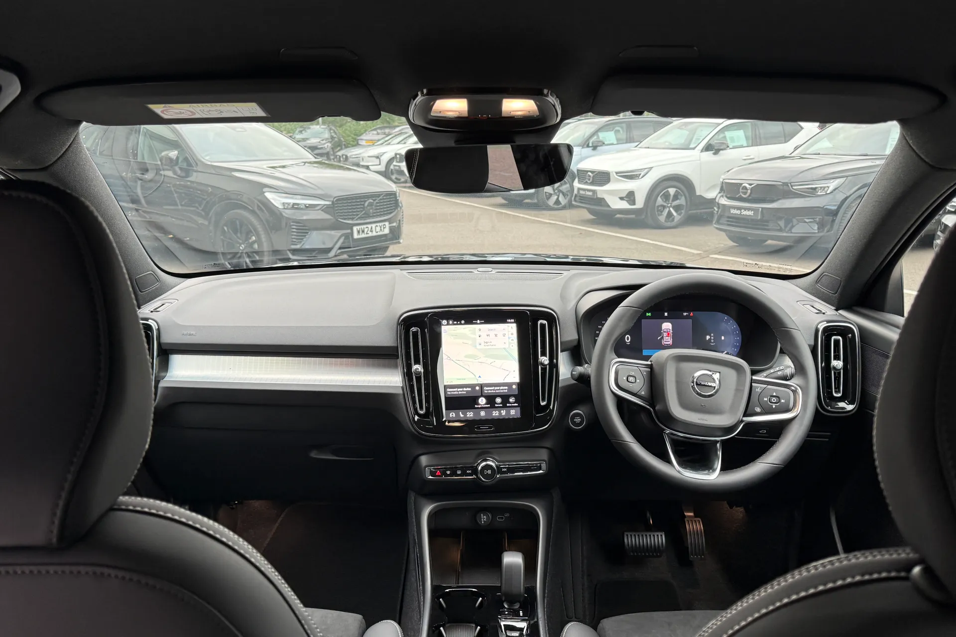 Volvo XC40 thumbnail image number 3