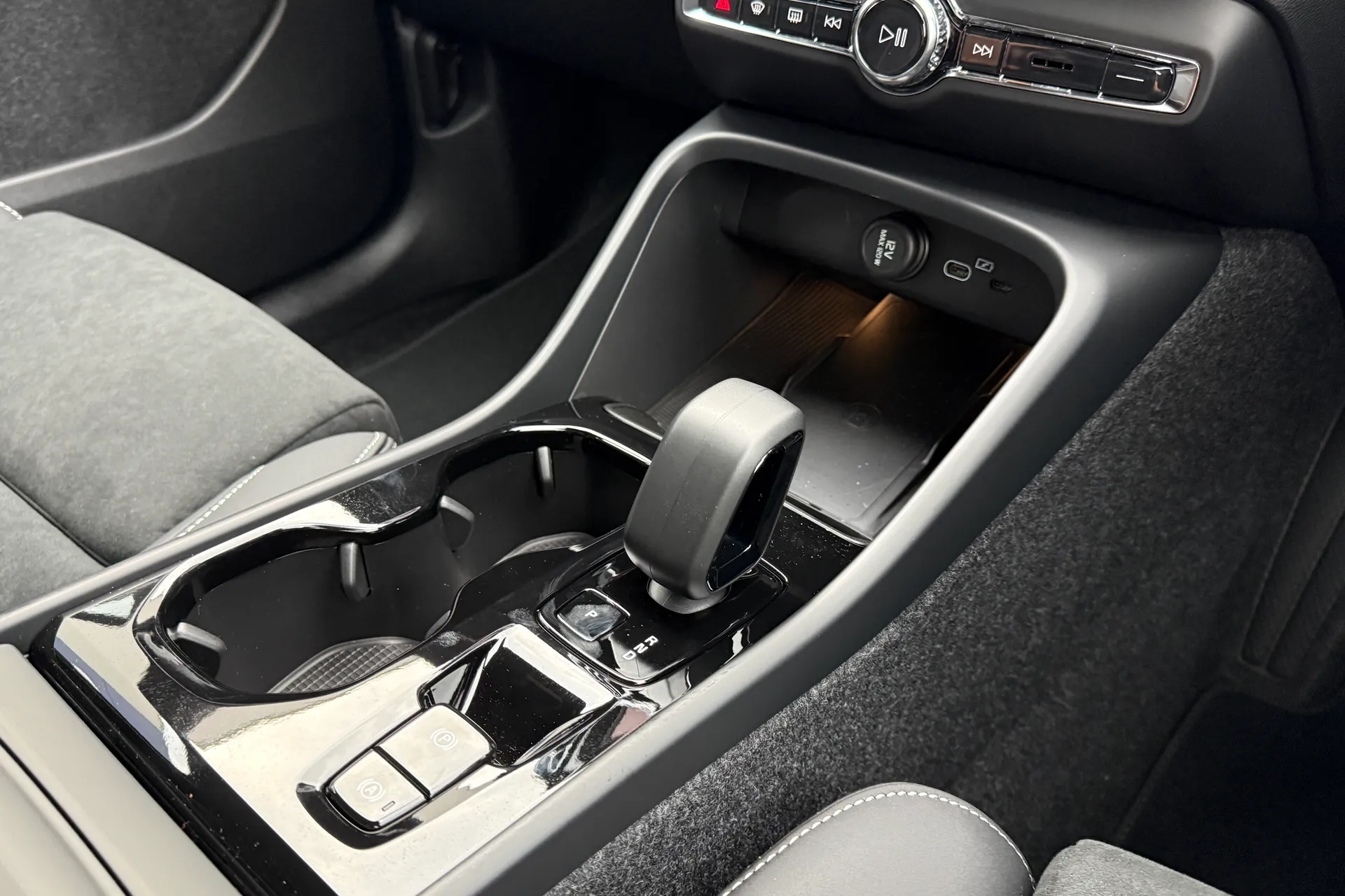 Volvo XC40 thumbnail image number 41