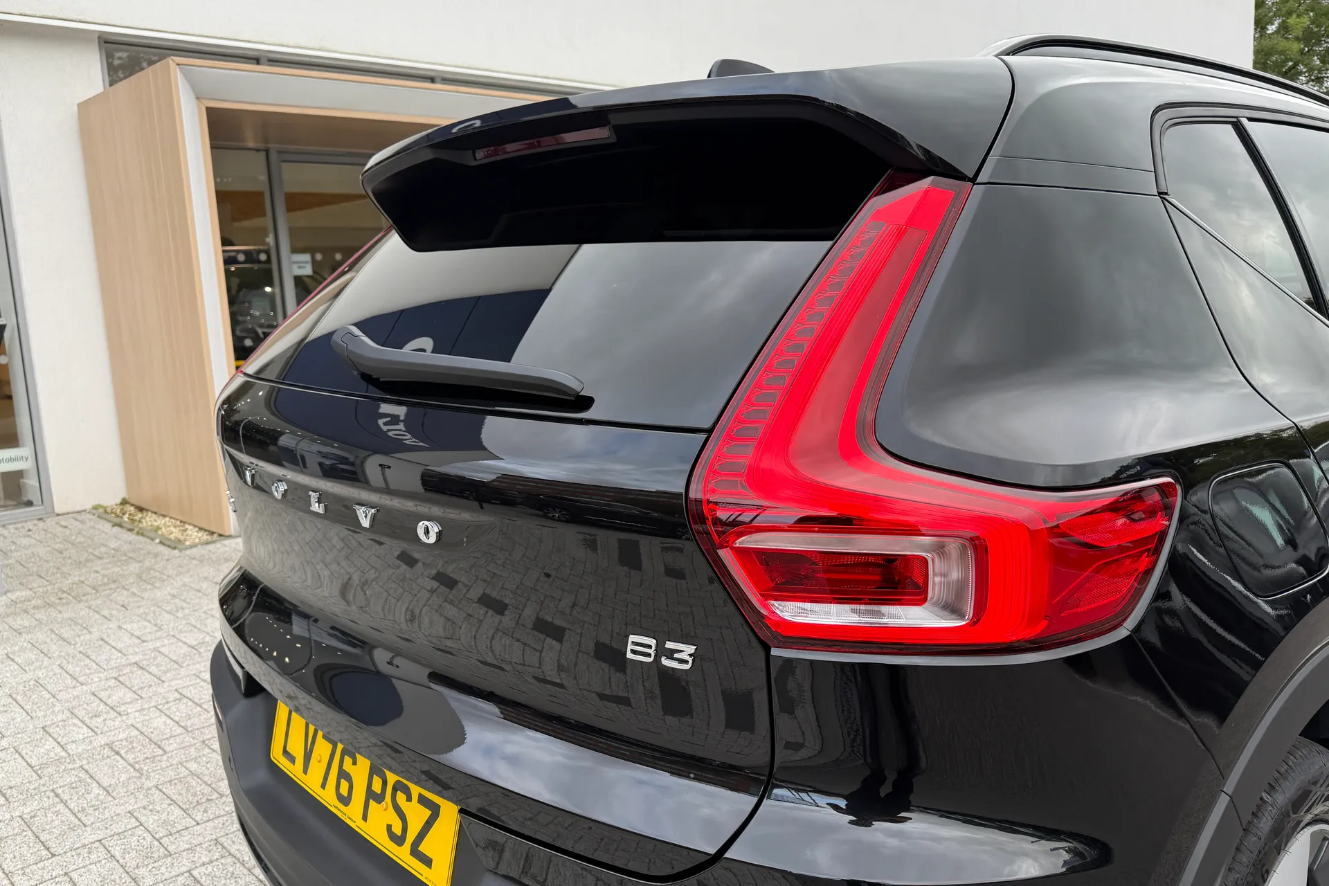 Volvo XC40 thumbnail image number 18