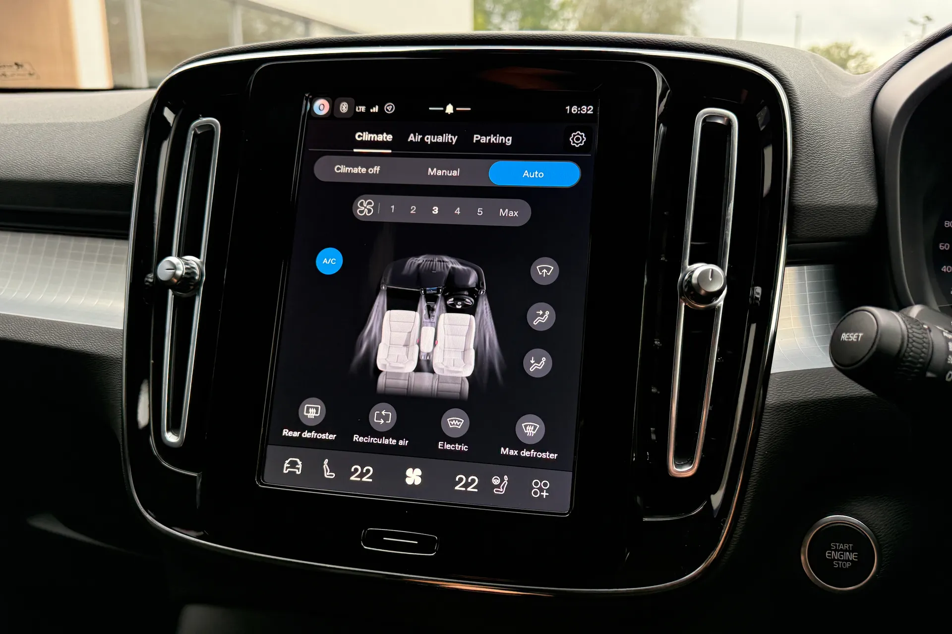 Volvo XC40 thumbnail image number 37