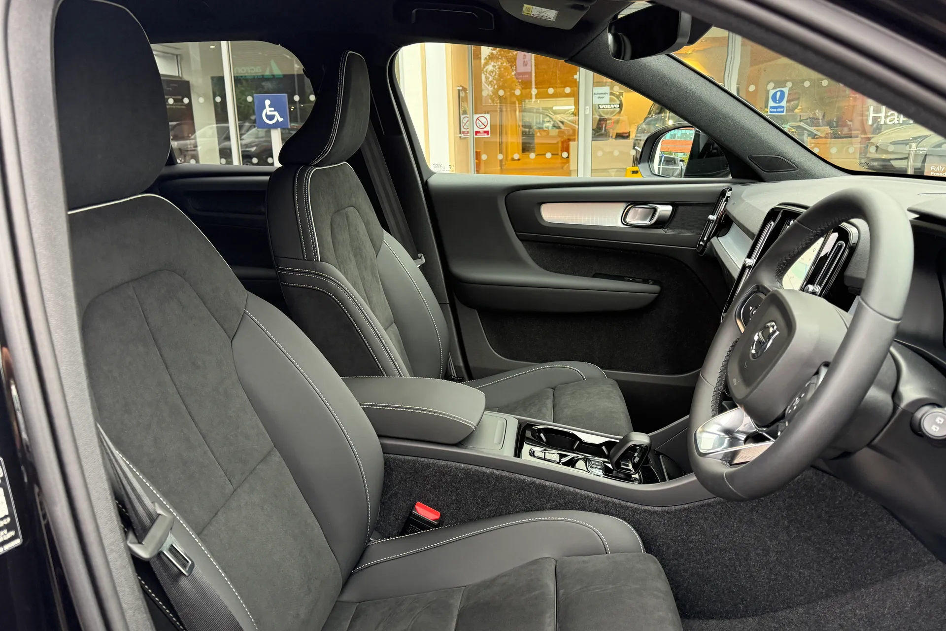 Volvo XC40 thumbnail image number 26