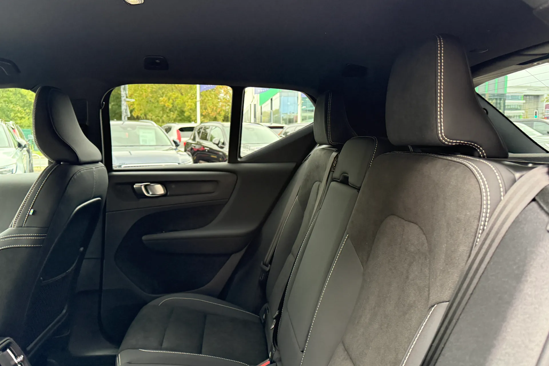 Volvo XC40 thumbnail image number 30