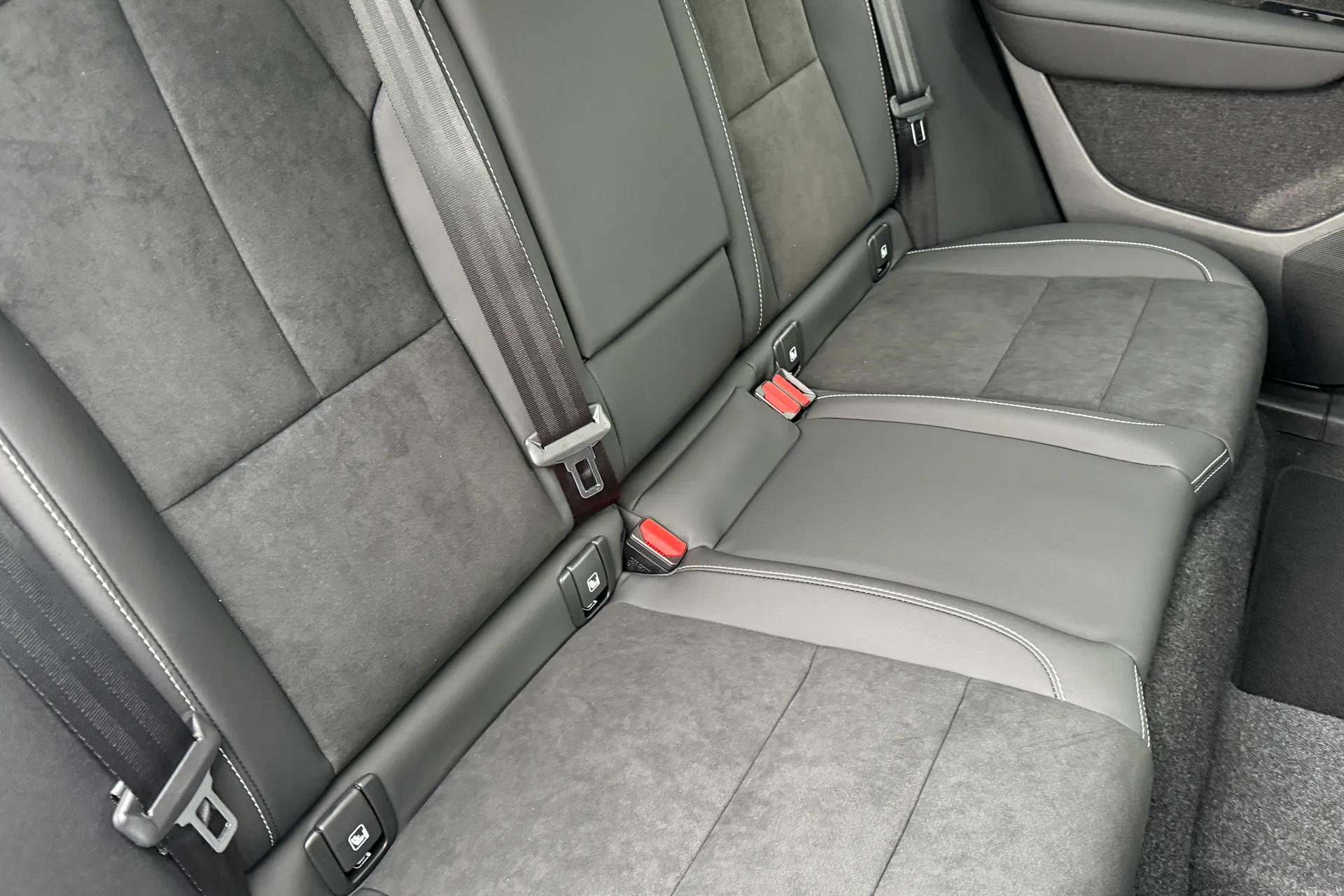 Volvo XC40 thumbnail image number 25