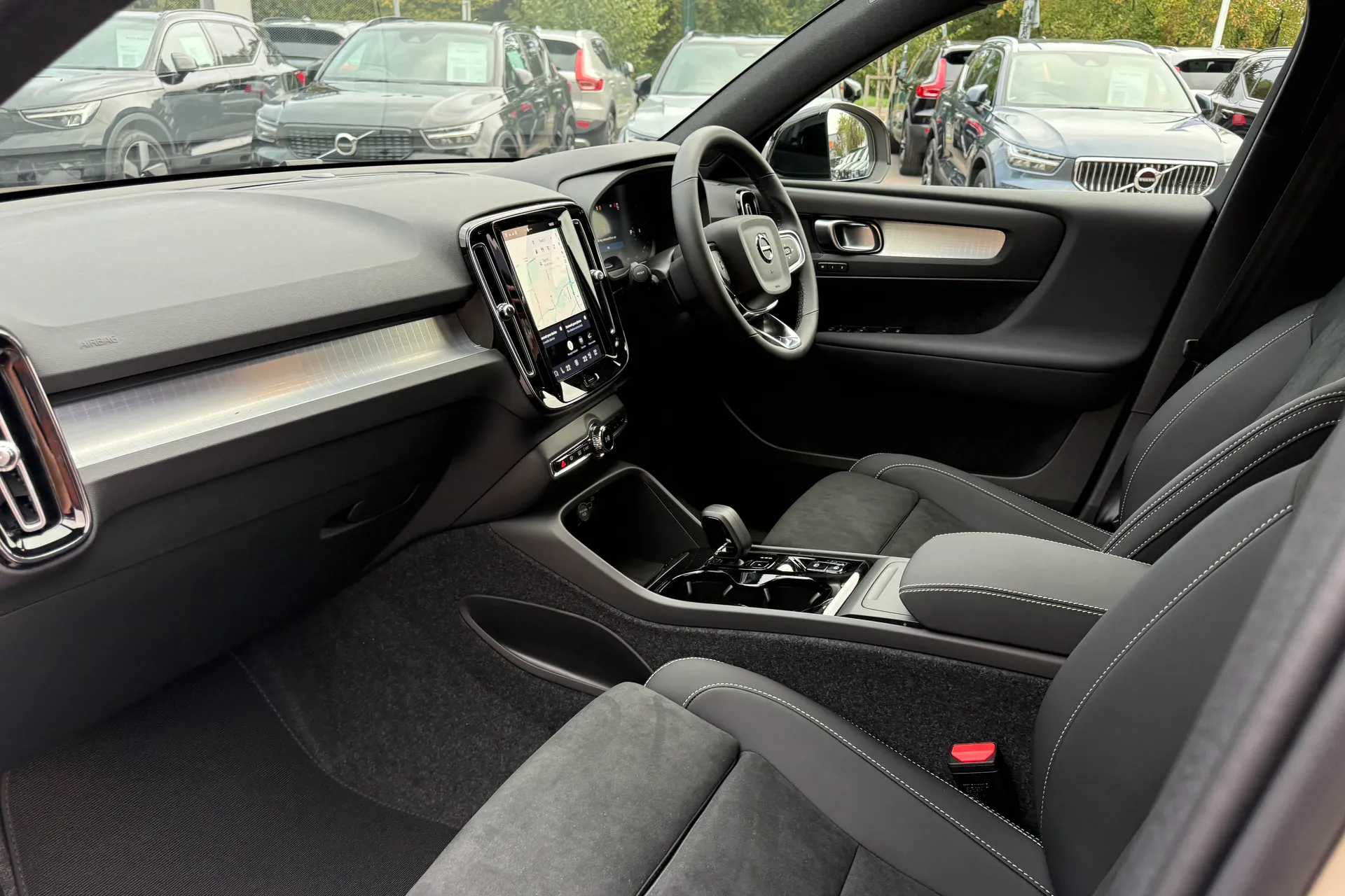 Volvo XC40 thumbnail image number 27
