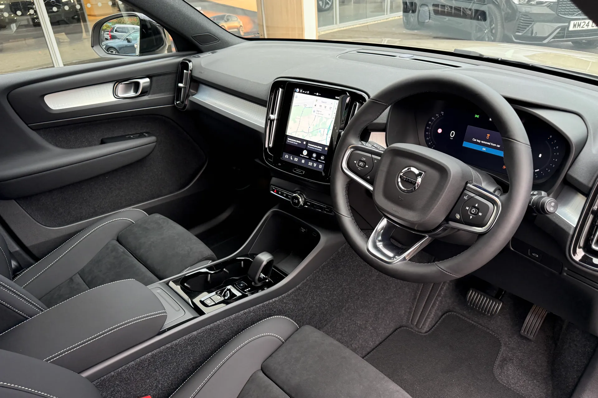 Volvo XC40 thumbnail image number 6