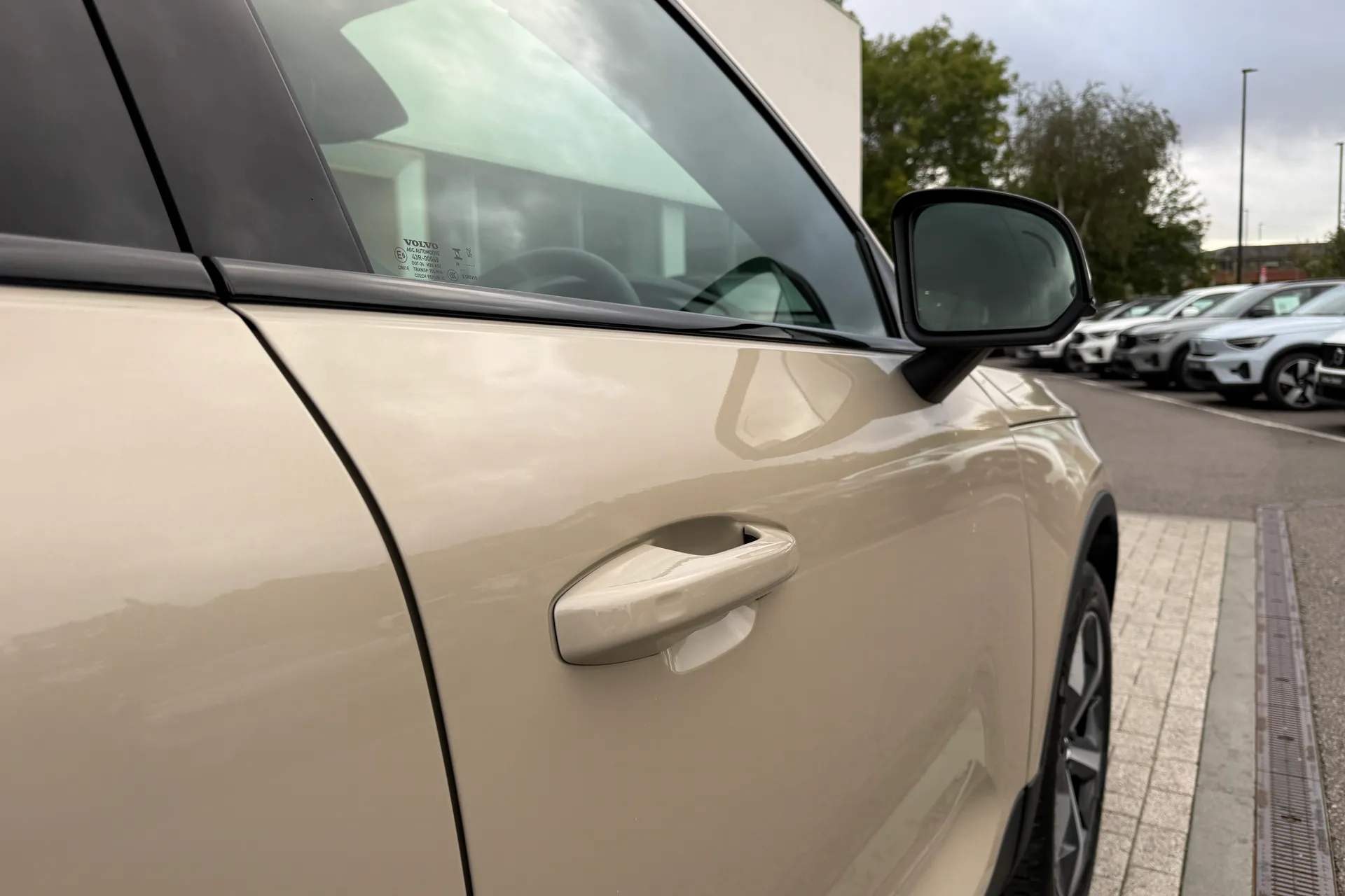 Volvo XC40 thumbnail image number 15
