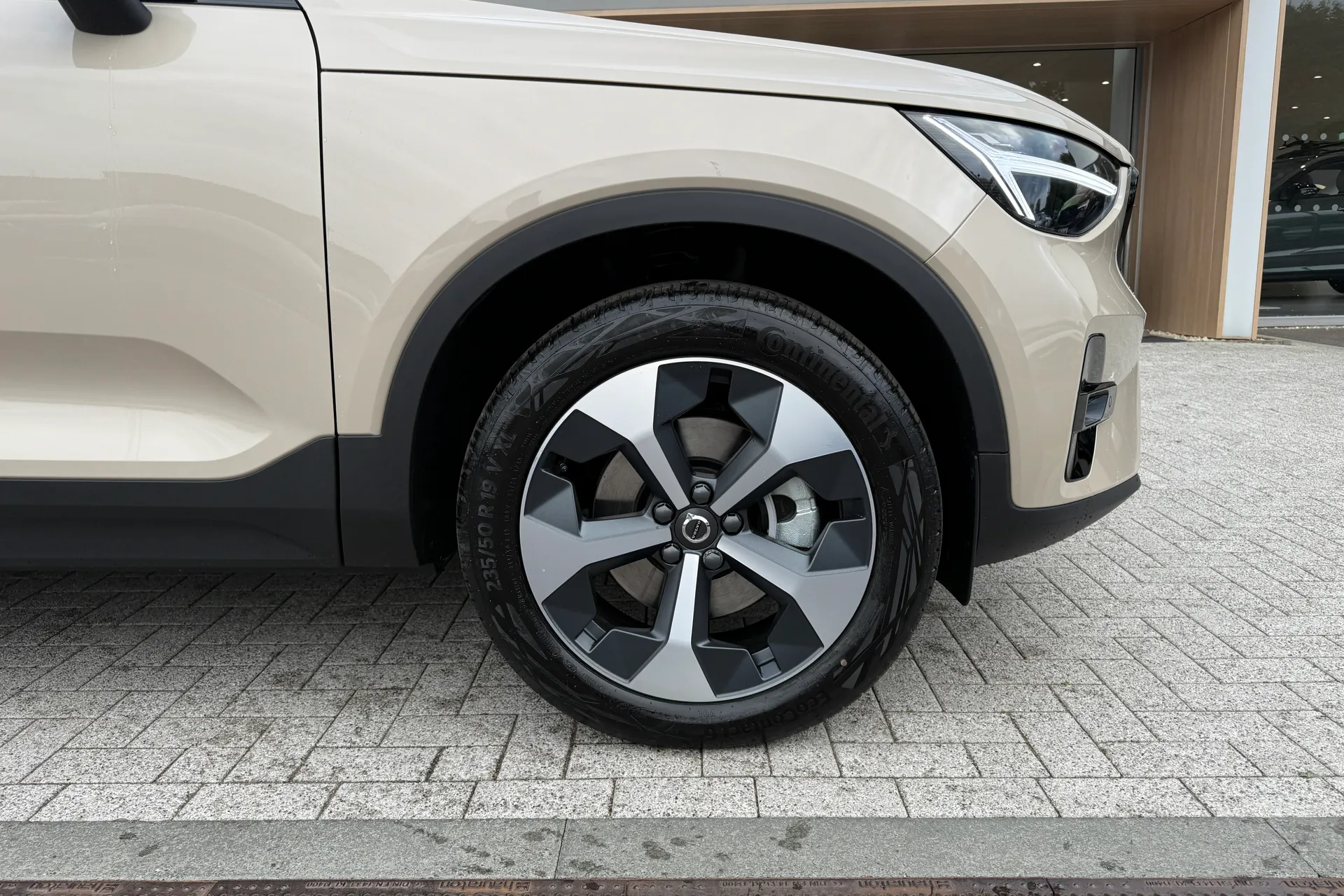 Volvo XC40 thumbnail image number 14