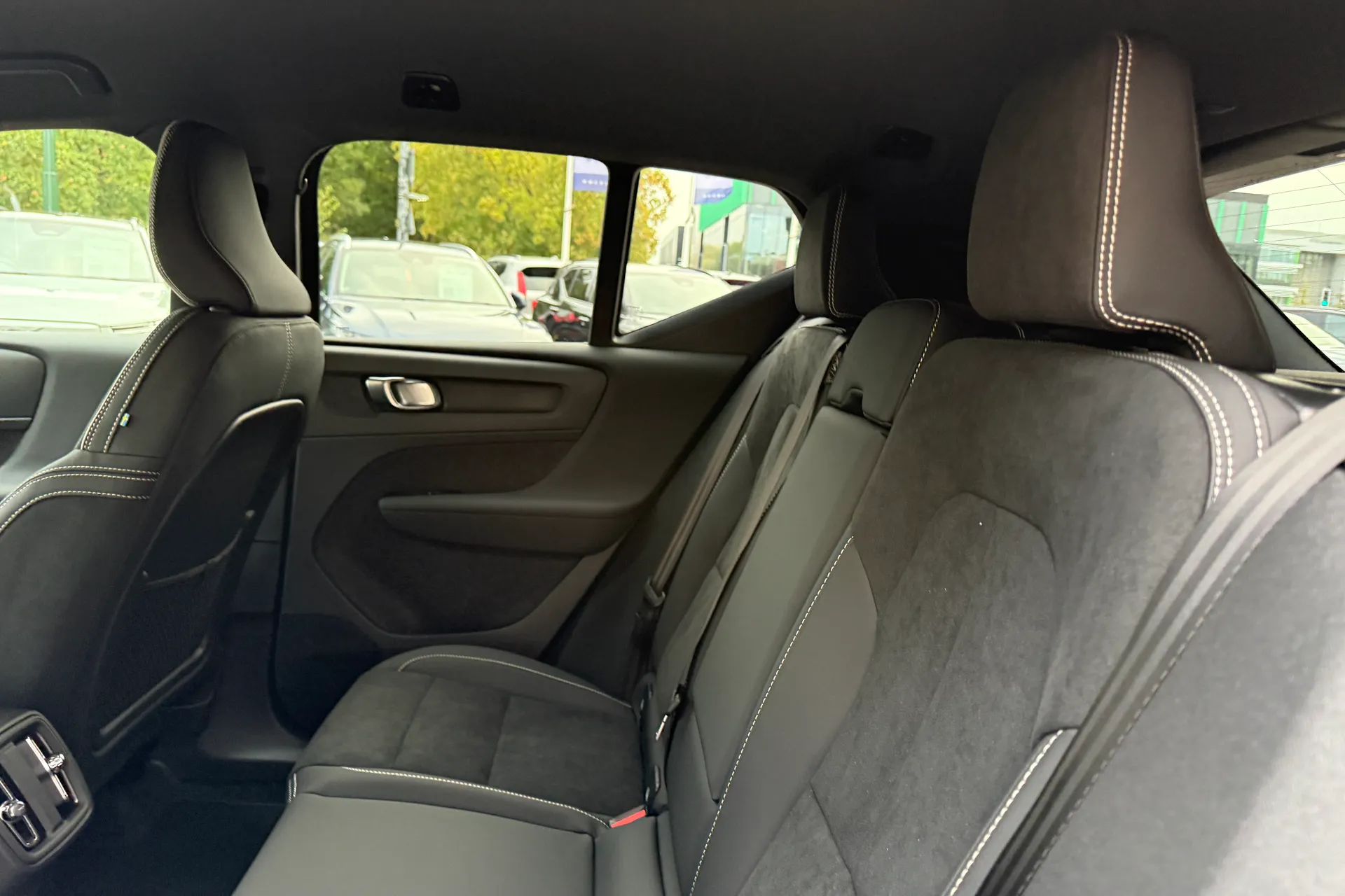 Volvo XC40 thumbnail image number 30
