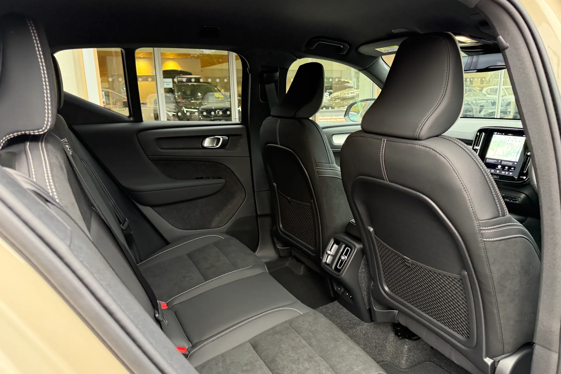 Volvo XC40 thumbnail image number 23