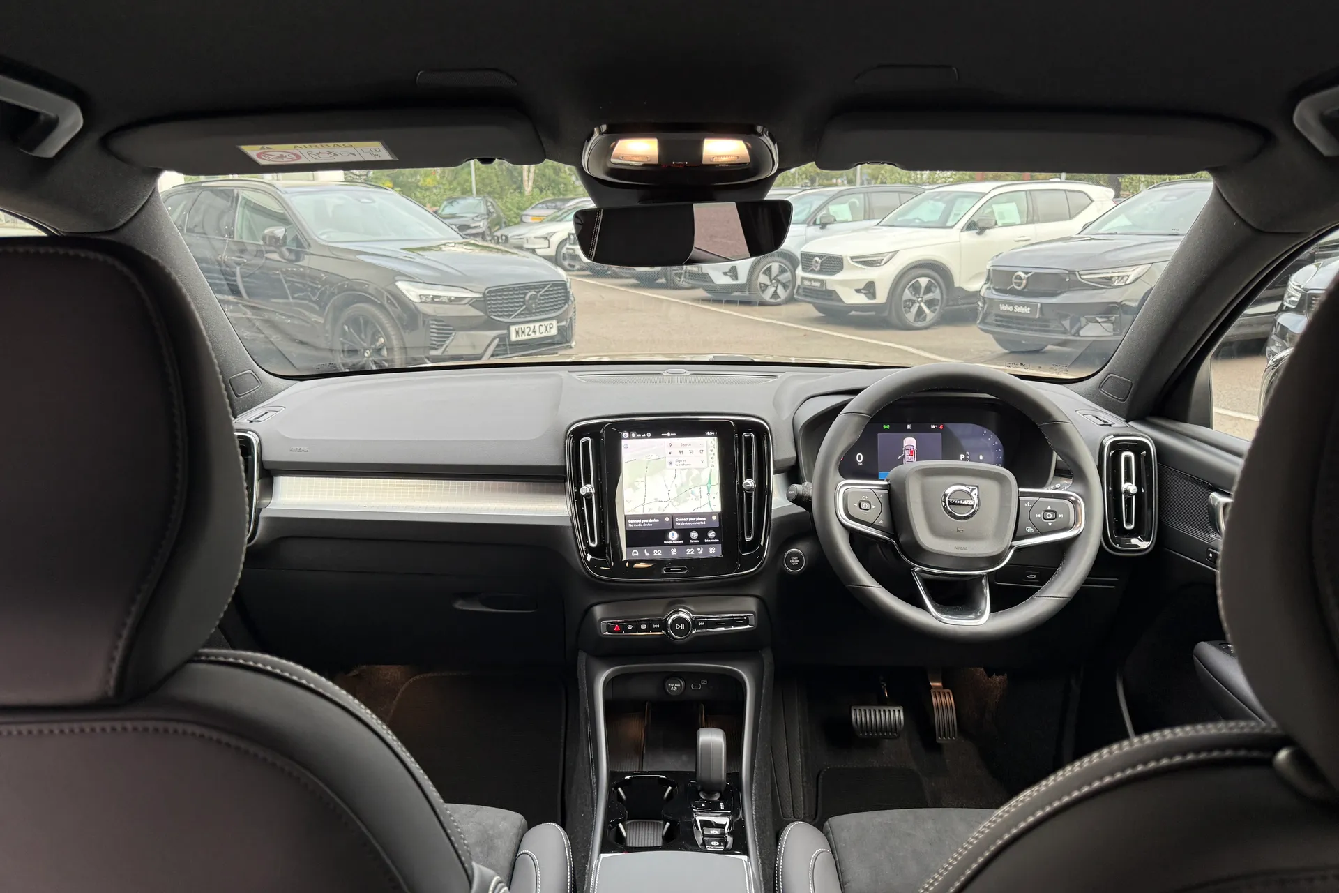 Volvo XC40 thumbnail image number 3